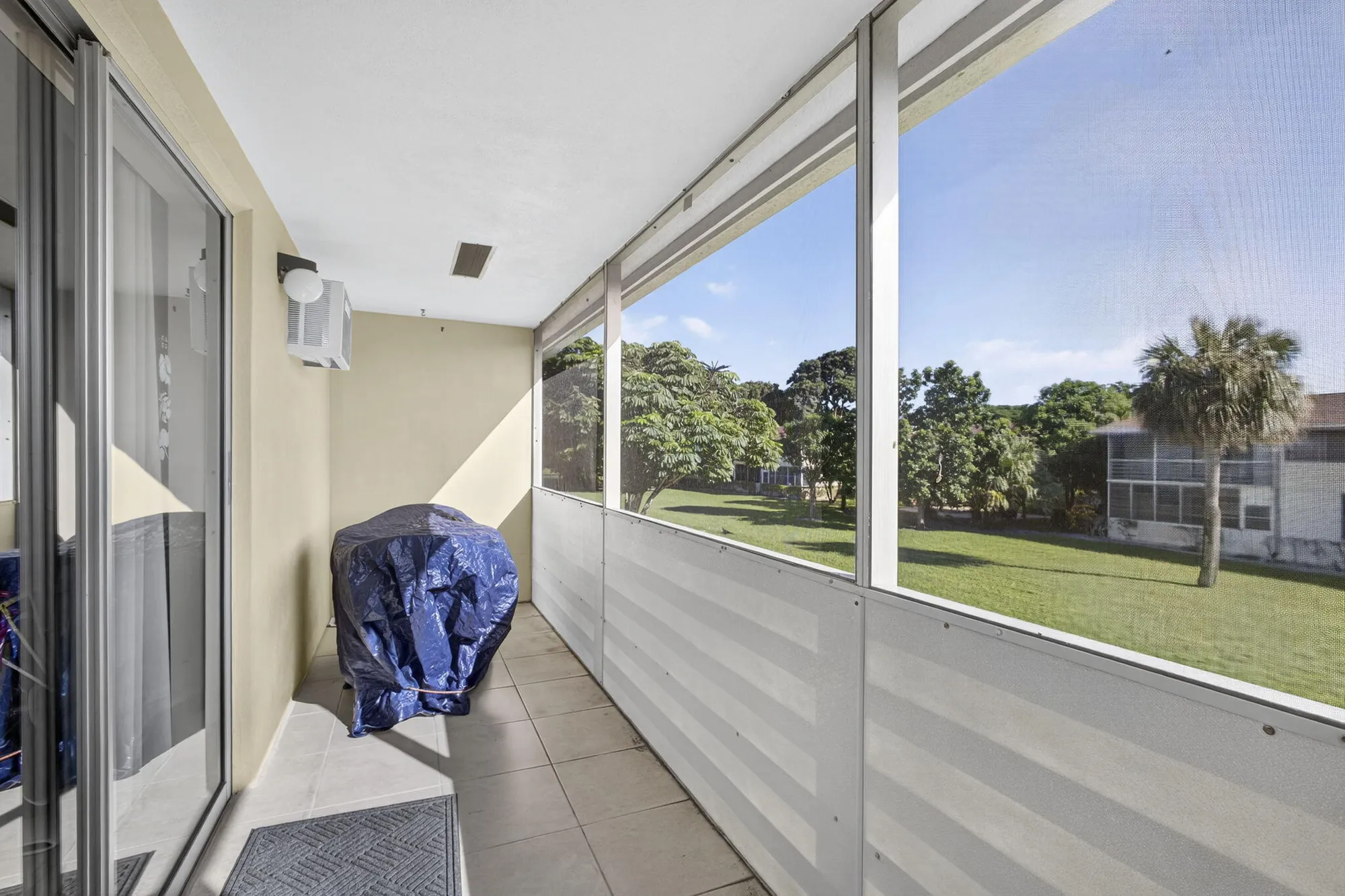 Property Slideshow image 12 of 32 | 414 windsor r, West Palm Beach, FL, 33417
