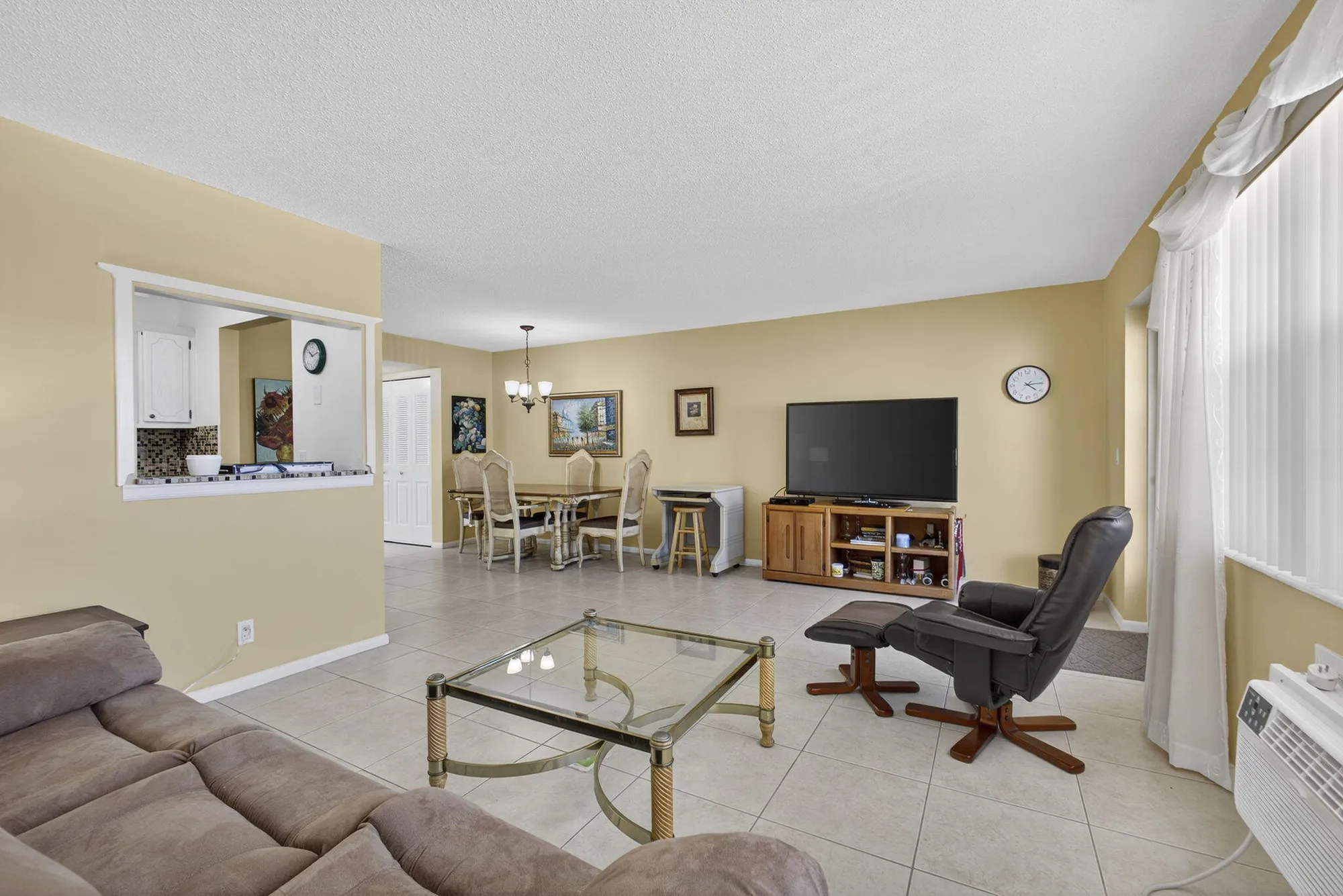 Property Slideshow image 4 of 32 | 414 windsor r, West Palm Beach, FL, 33417