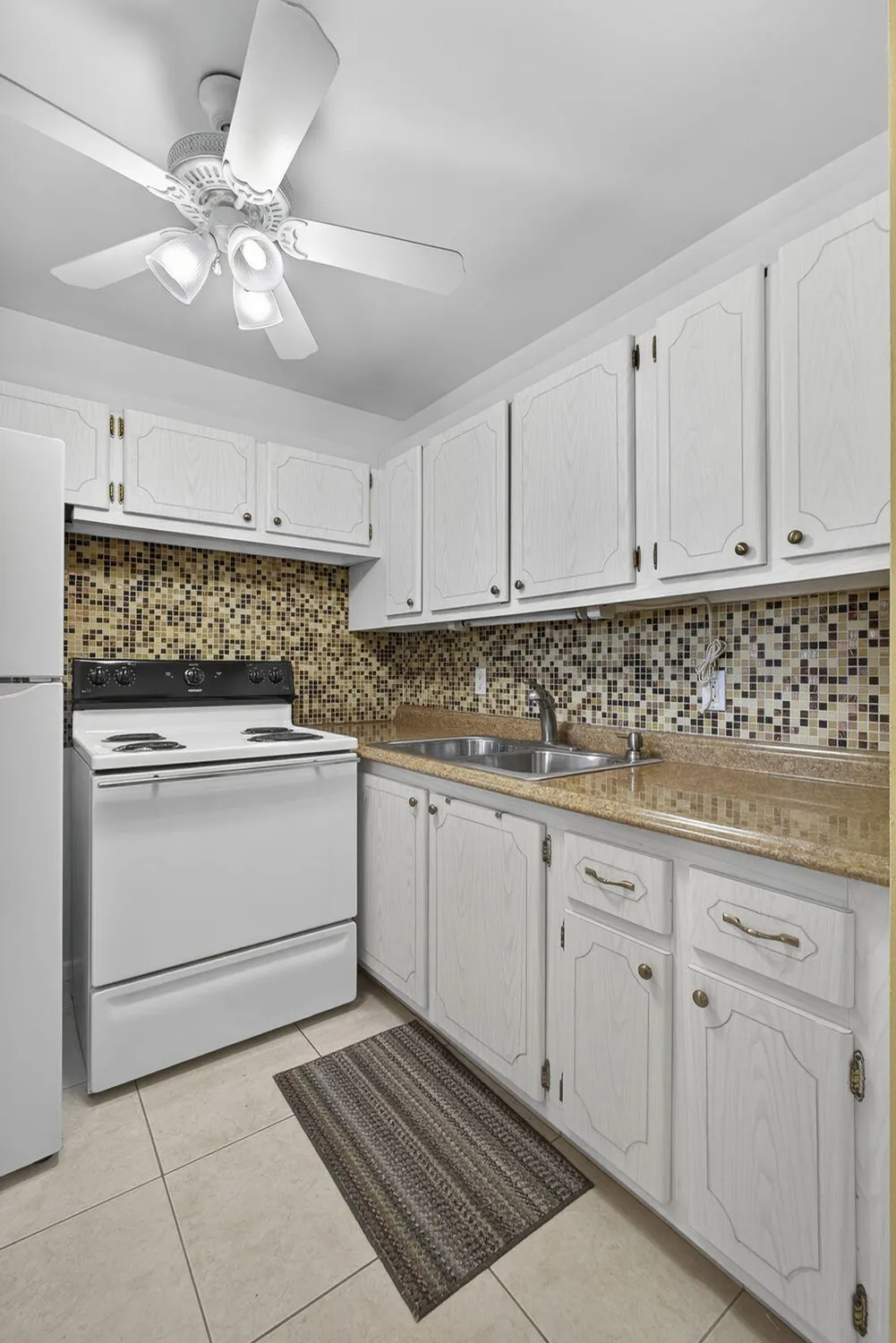 Property Slideshow image 6 of 32 | 414 windsor r, West Palm Beach, FL, 33417