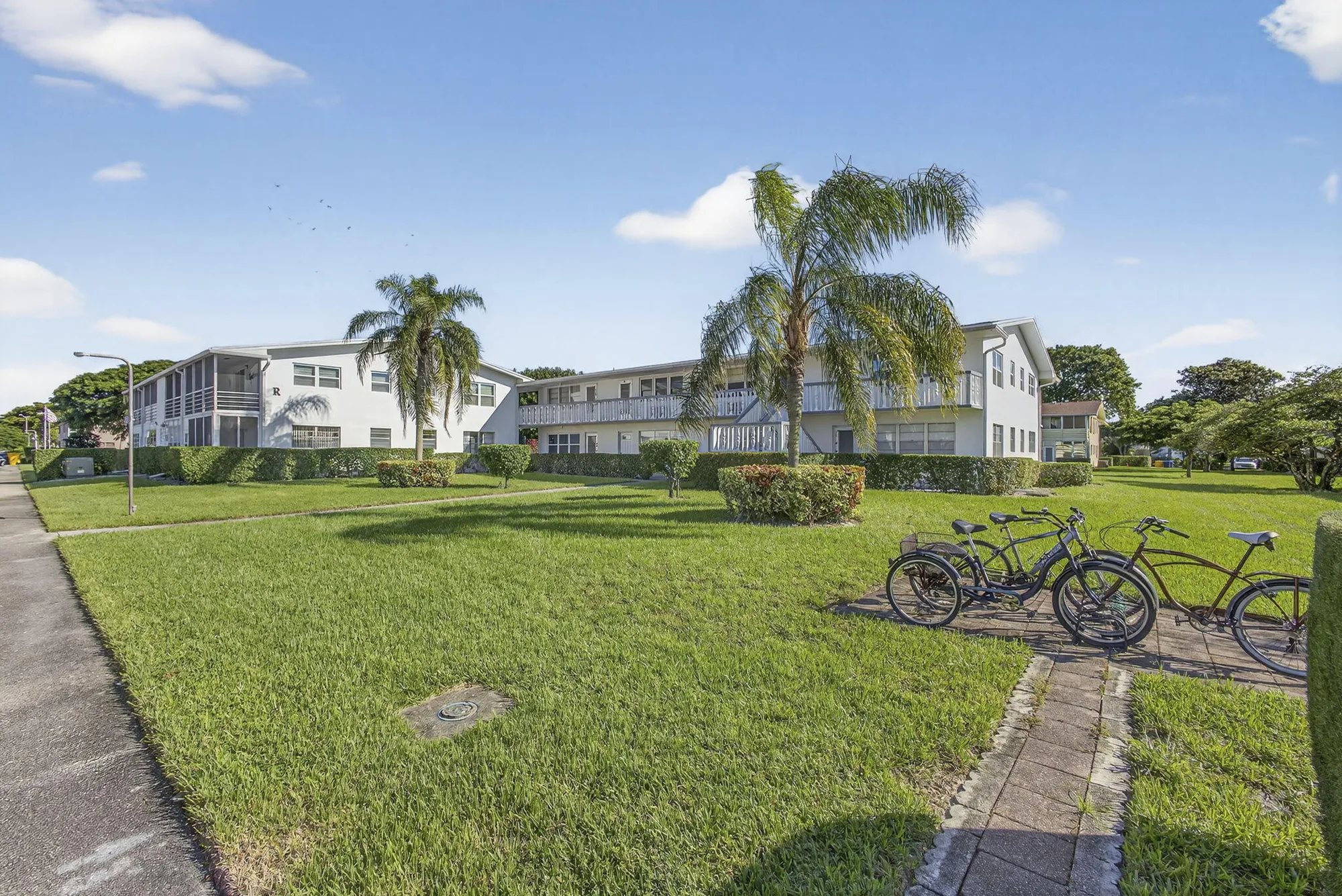 Property Slideshow image 15 of 32 | 414 windsor r, West Palm Beach, FL, 33417