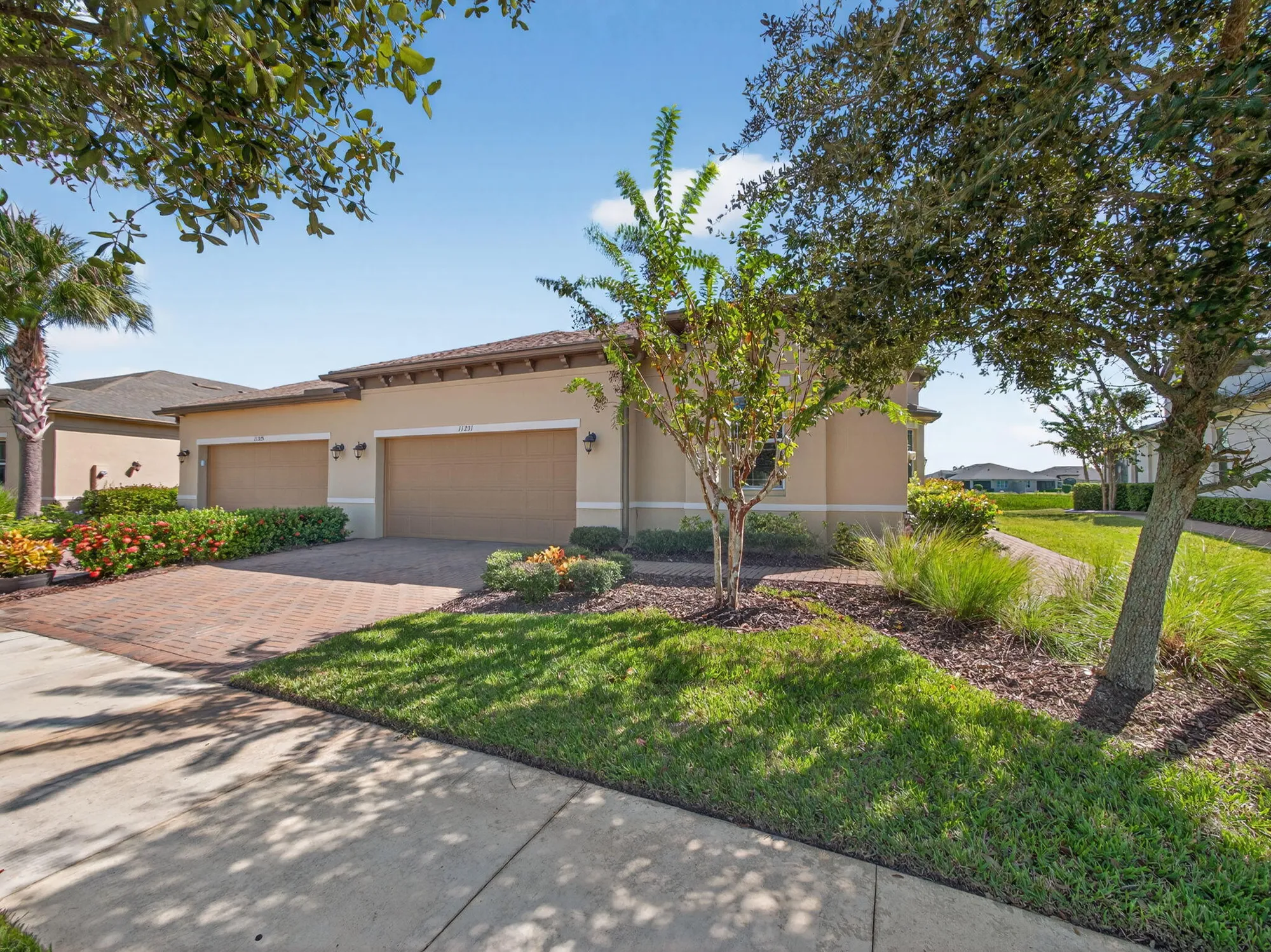 Property Slideshow image 4 of 130 | 11231 sw winding lakes cir, Port Saint Lucie, FL, 34987