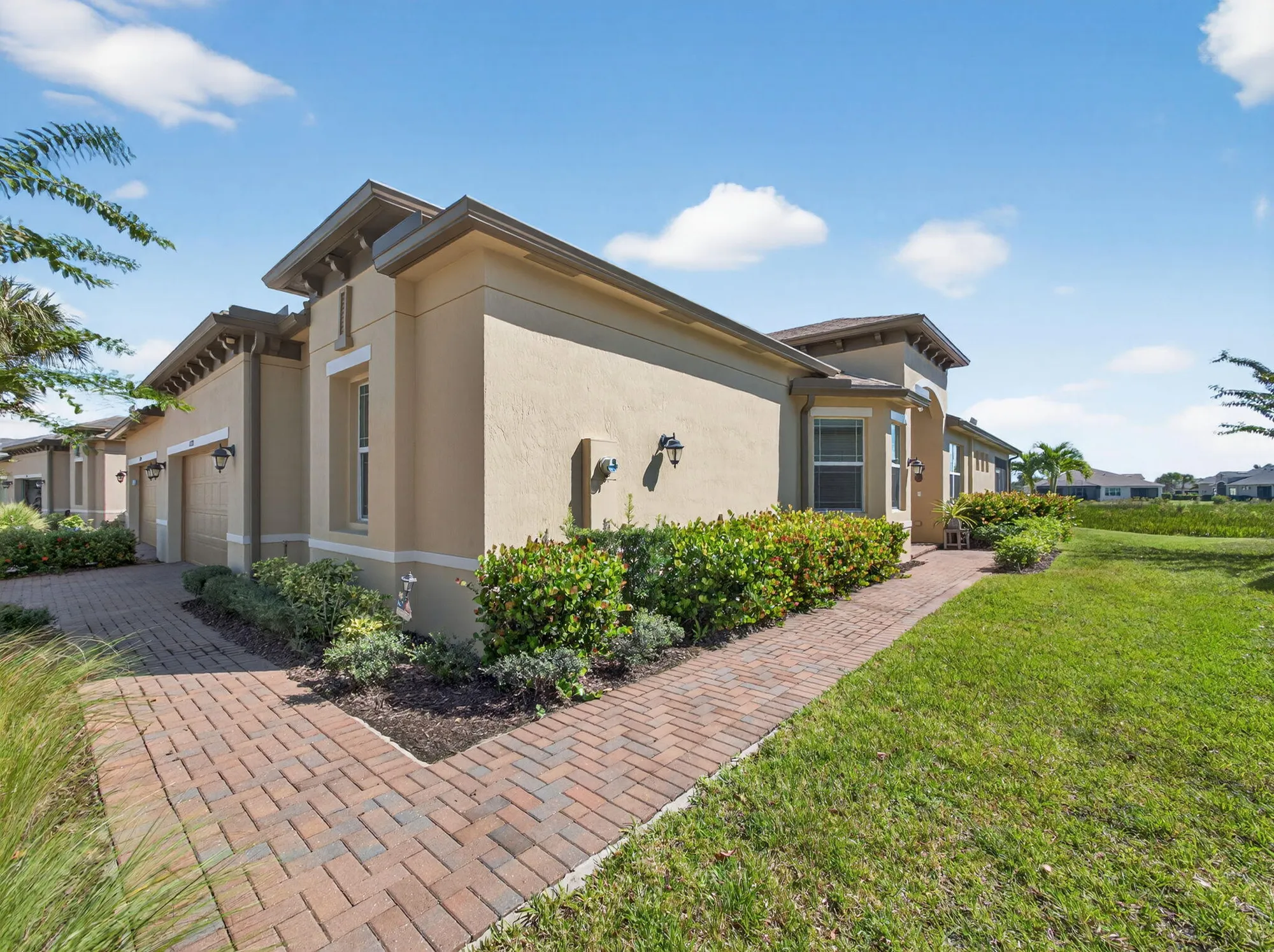 Property Slideshow image 6 of 130 | 11231 sw winding lakes cir, Port Saint Lucie, FL, 34987