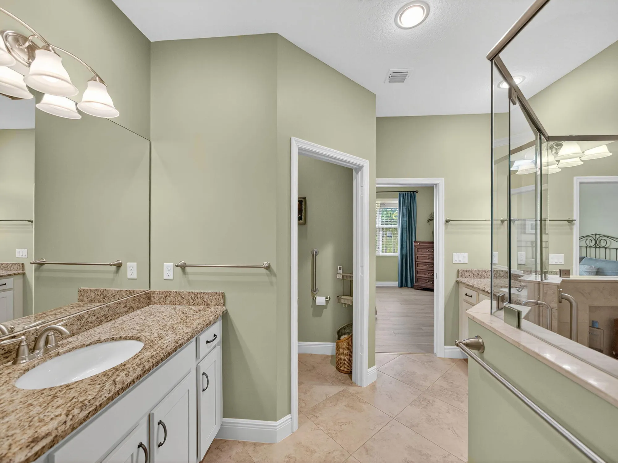 Property Slideshow image 15 of 130 | 11231 sw winding lakes cir, Port Saint Lucie, FL, 34987