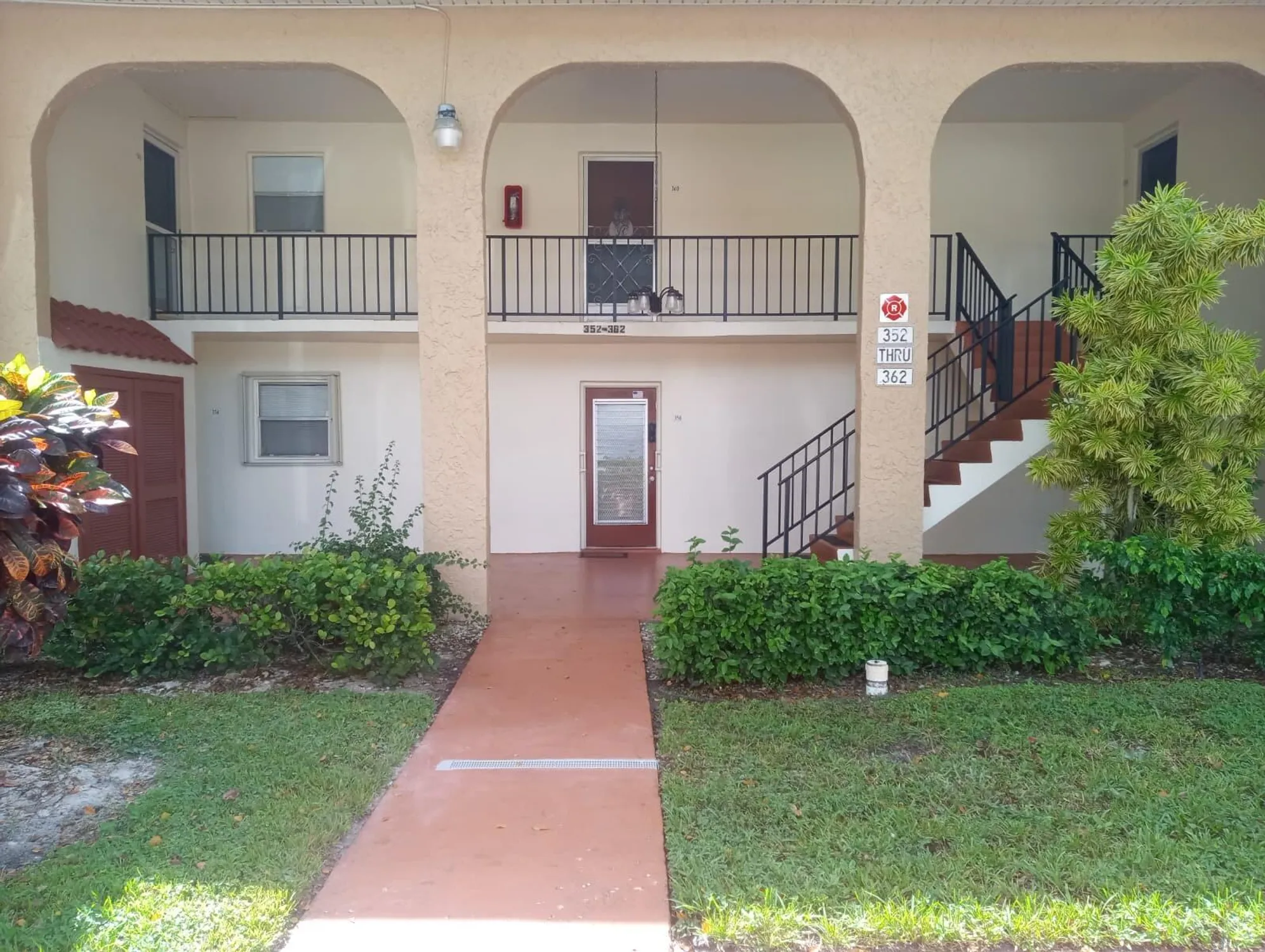 Property Slideshow image 1 of 14 | 354 lake frances dr # 354, West Palm Beach, FL, 33411