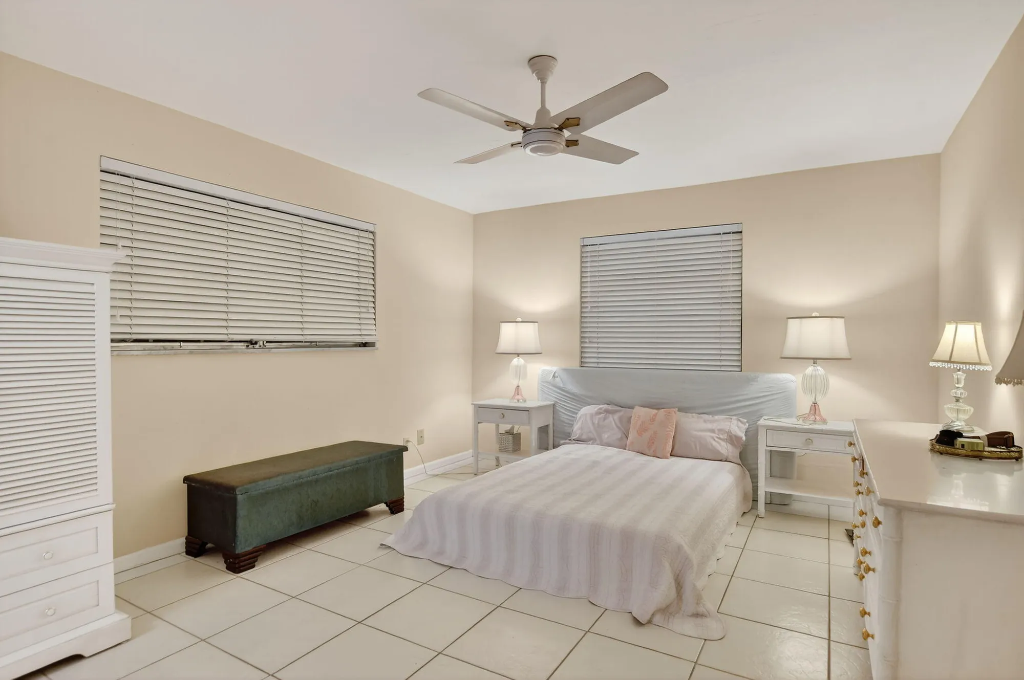 Property Slideshow image 3 of 30 | 303 nw 42nd st, Boca Raton, FL, 33431