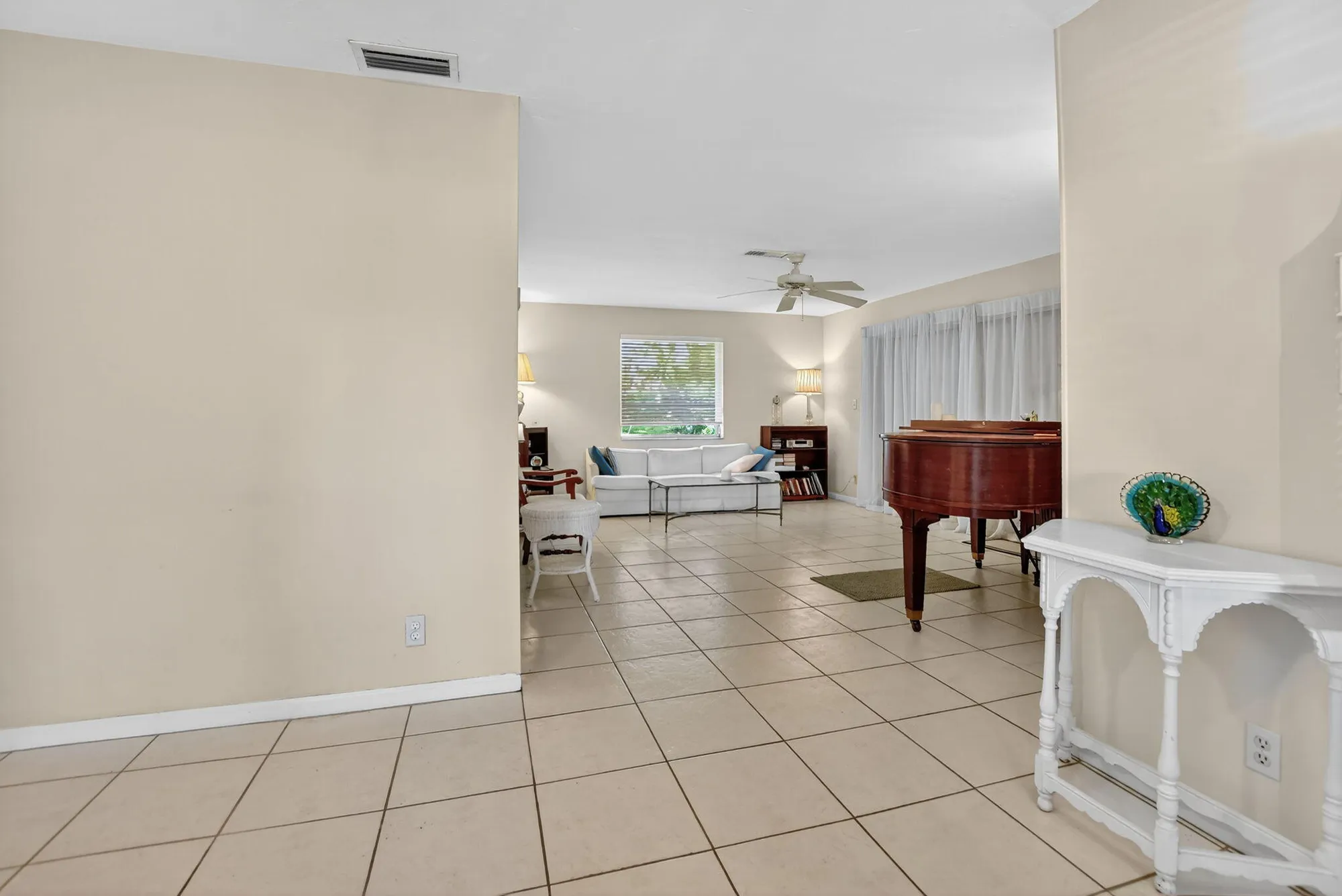 Property Slideshow image 10 of 30 | 303 nw 42nd st, Boca Raton, FL, 33431