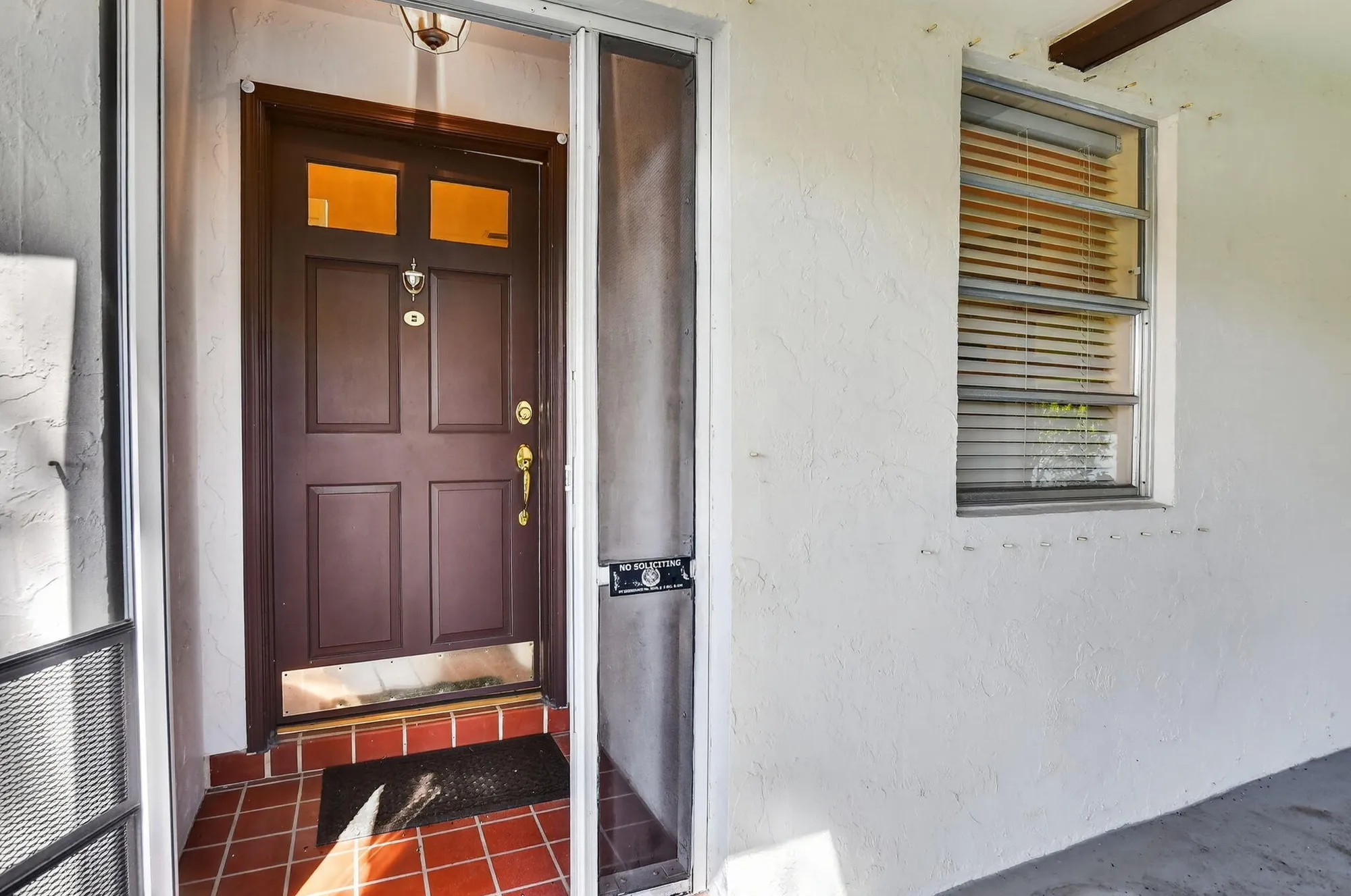 Property Slideshow image 13 of 30 | 303 nw 42nd st, Boca Raton, FL, 33431