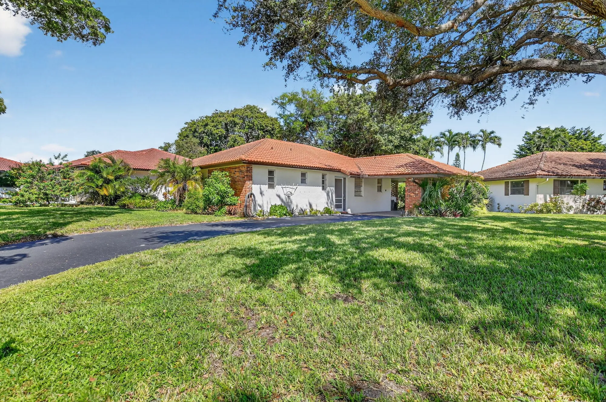Property Slideshow image 17 of 30 | 303 nw 42nd st, Boca Raton, FL, 33431