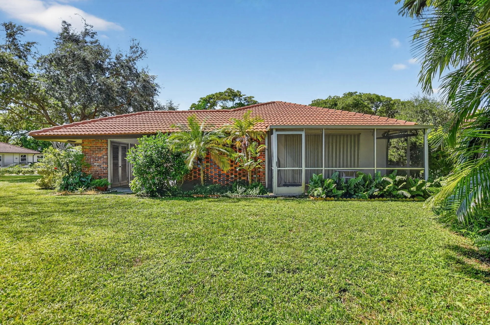 Property Slideshow image 20 of 30 | 303 nw 42nd st, Boca Raton, FL, 33431