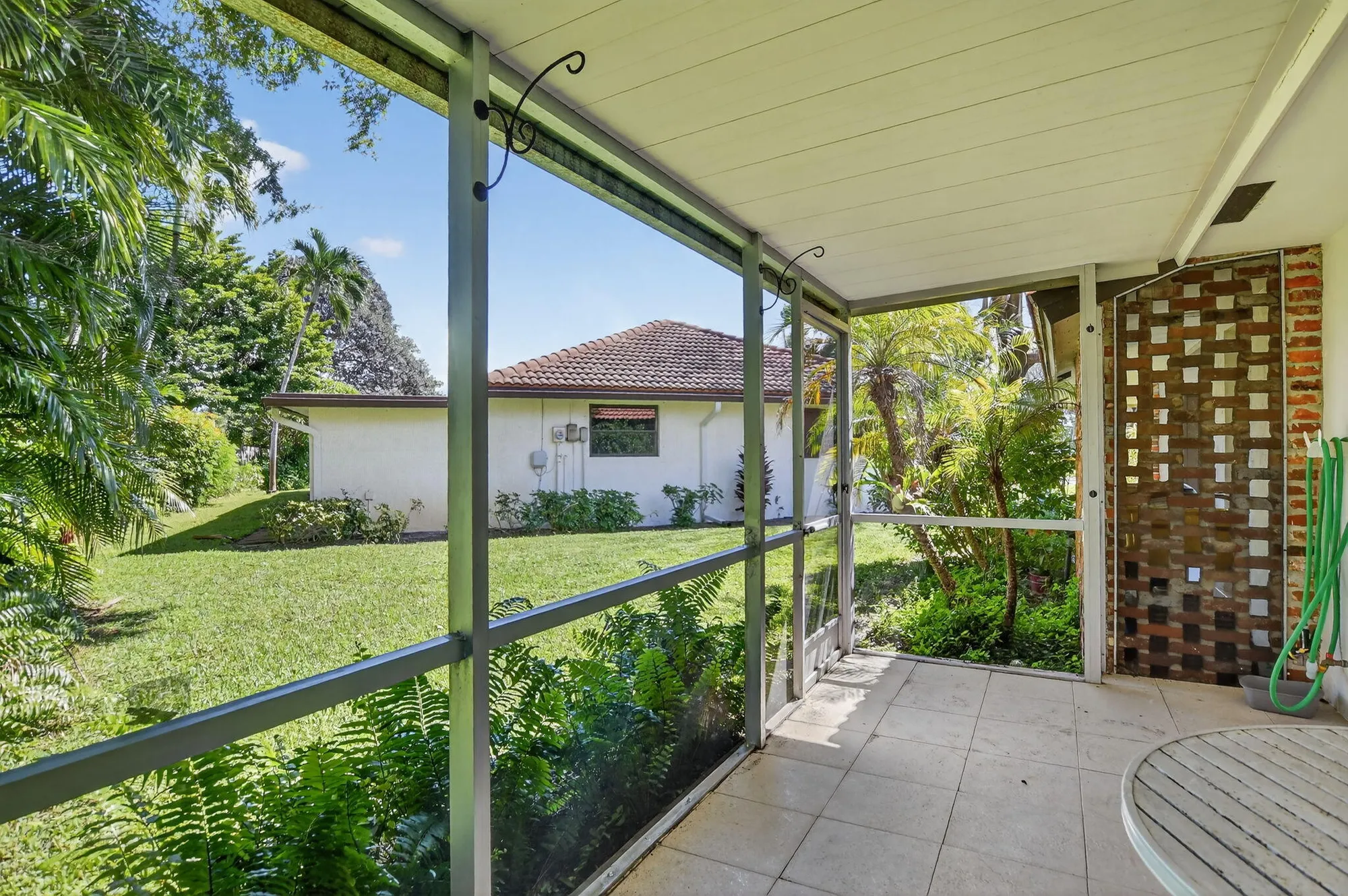 Property Slideshow image 21 of 30 | 303 nw 42nd st, Boca Raton, FL, 33431