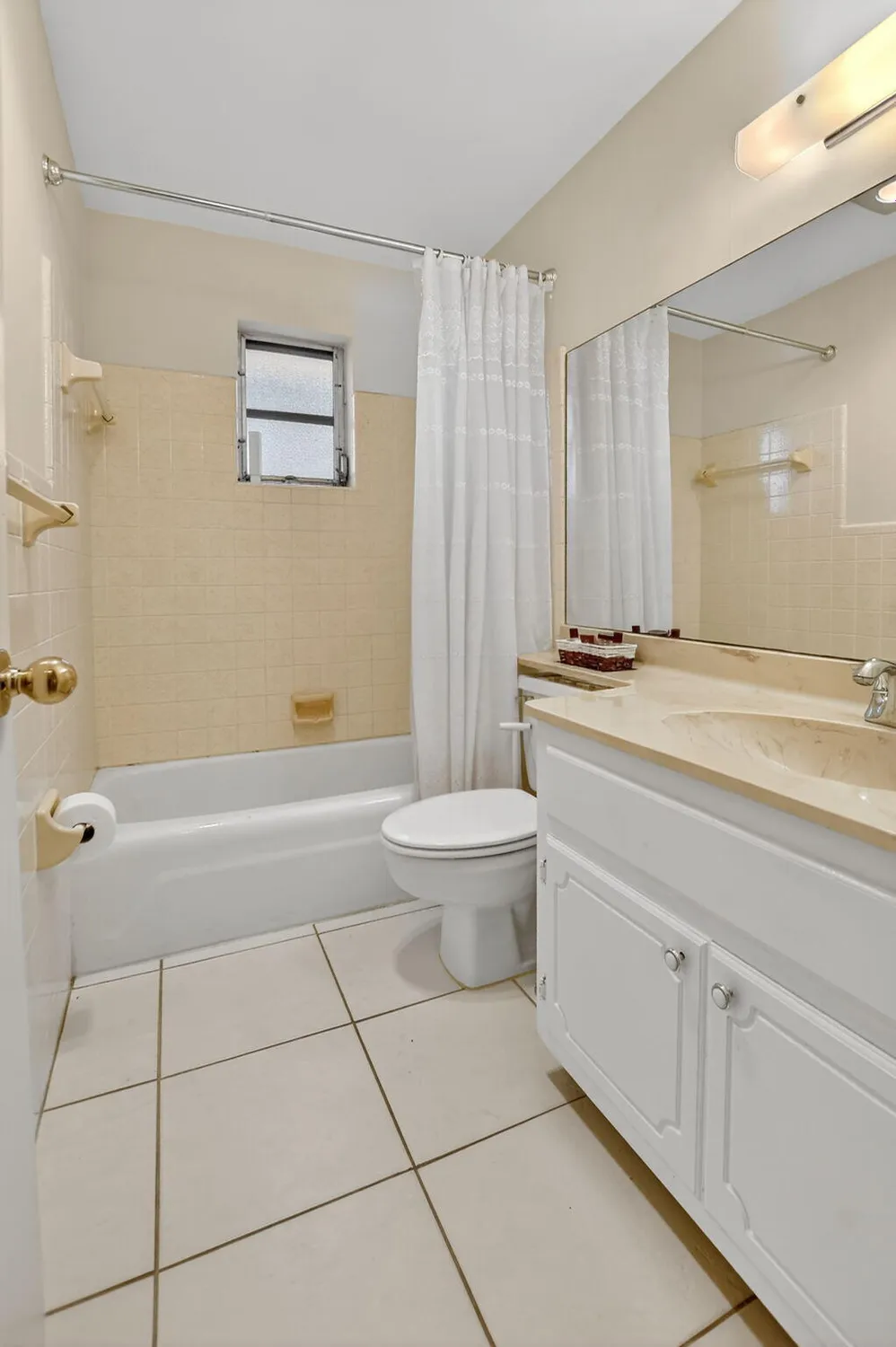 Property Slideshow image 23 of 30 | 303 nw 42nd st, Boca Raton, FL, 33431