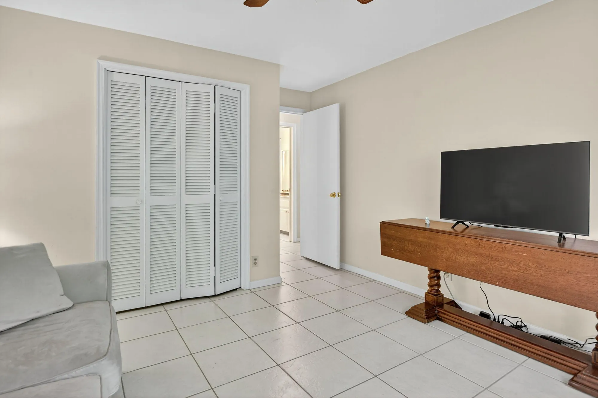 Property Slideshow image 25 of 30 | 303 nw 42nd st, Boca Raton, FL, 33431