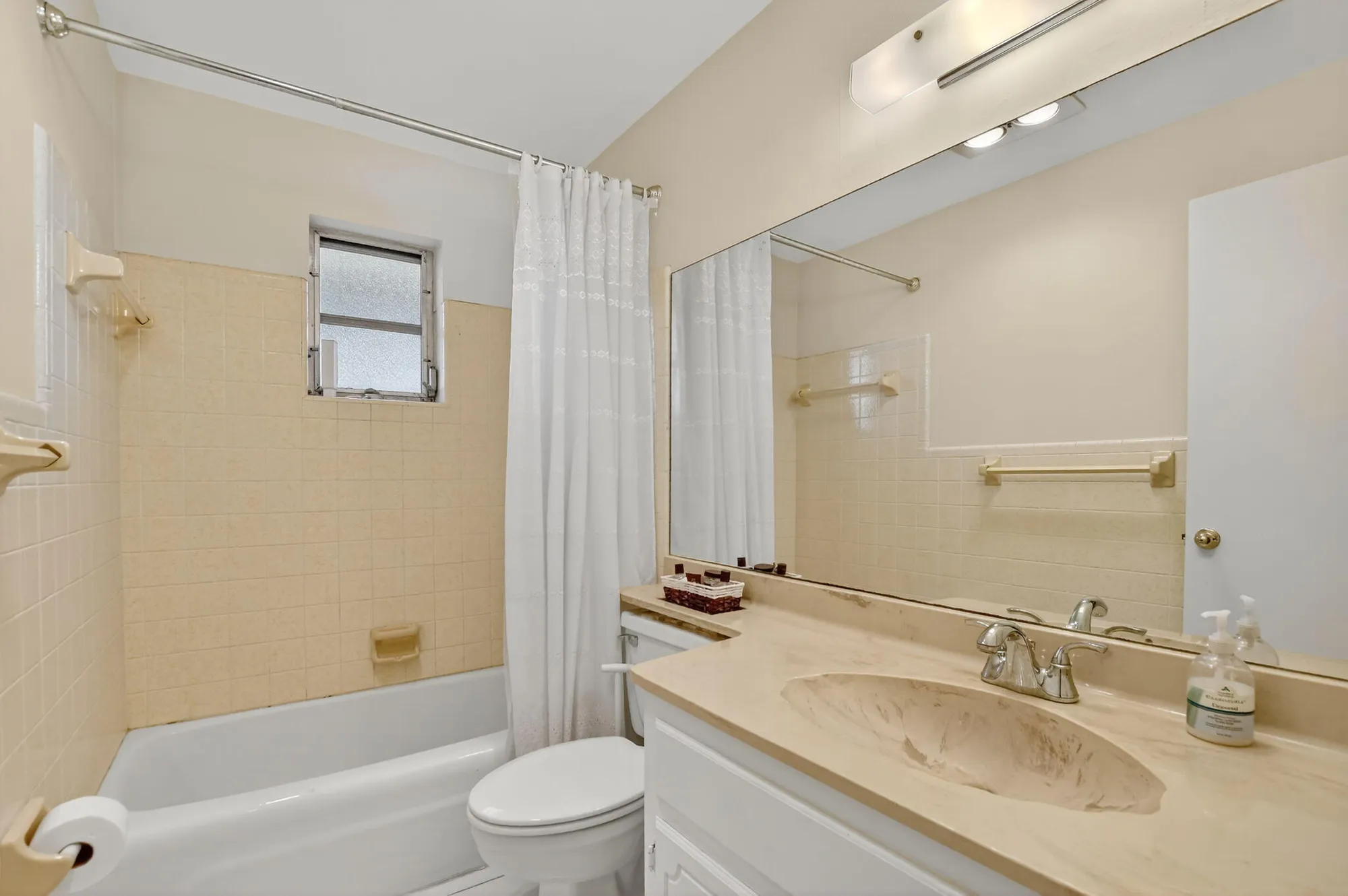 Property Slideshow image 24 of 30 | 303 nw 42nd st, Boca Raton, FL, 33431