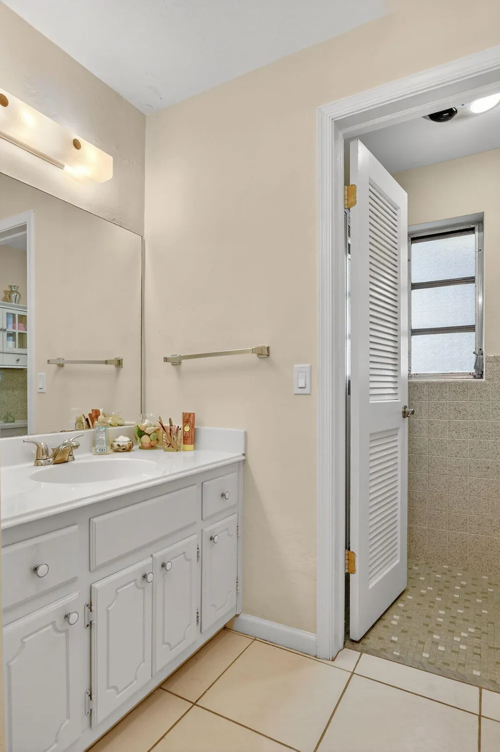 Property Slideshow image 28 of 30 | 303 nw 42nd st, Boca Raton, FL, 33431