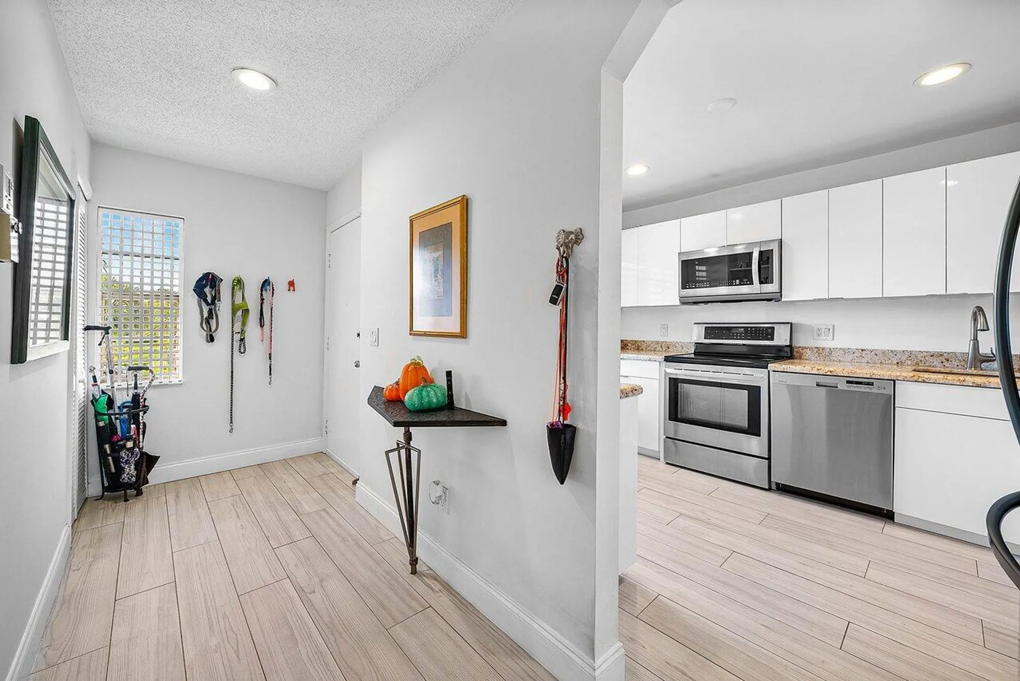 Property Slideshow image 5 of 40 | 7920 eastlake dr apt 19b, Boca Raton, FL, 33433