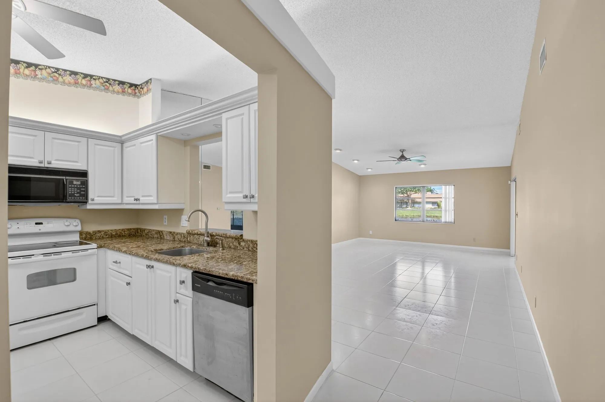Property Slideshow image 7 of 41 | 8205 springview ter, Boca Raton, FL, 33496