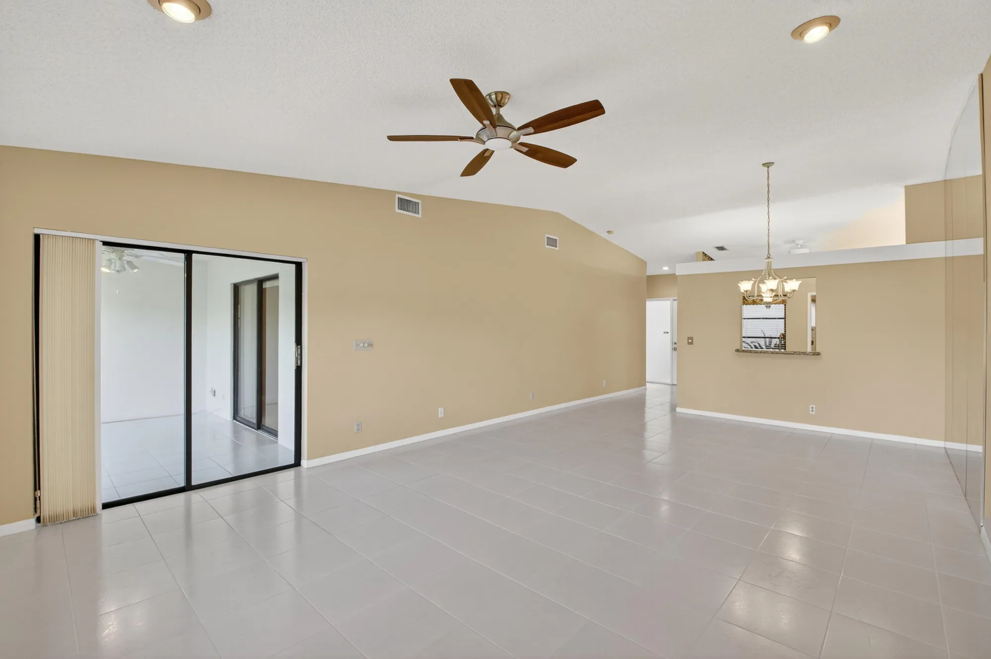 Property Slideshow image 13 of 41 | 8205 springview ter, Boca Raton, FL, 33496