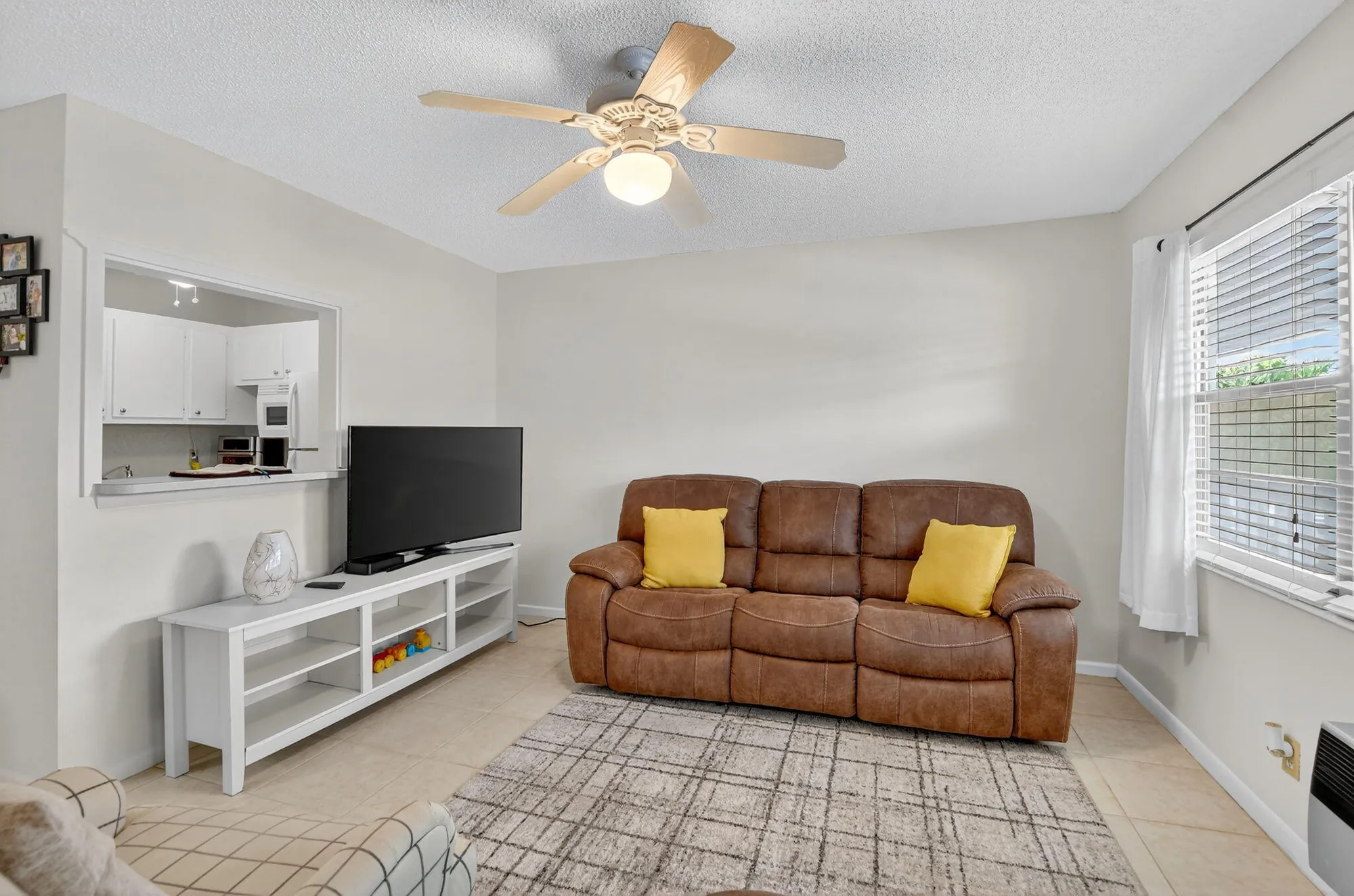 Property Slideshow image 6 of 61 | 386 tilford r, Deerfield Beach, FL, 33442