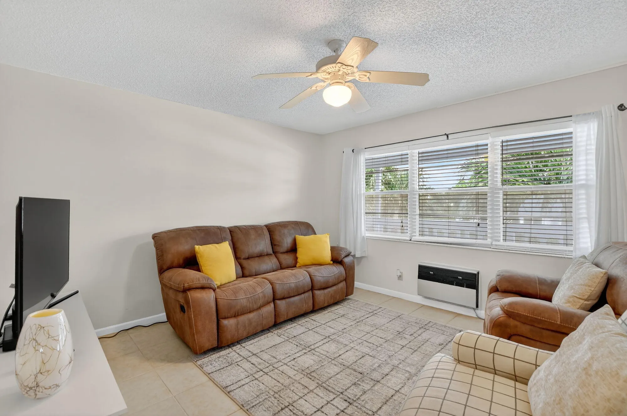 Property Slideshow image 8 of 61 | 386 tilford r, Deerfield Beach, FL, 33442