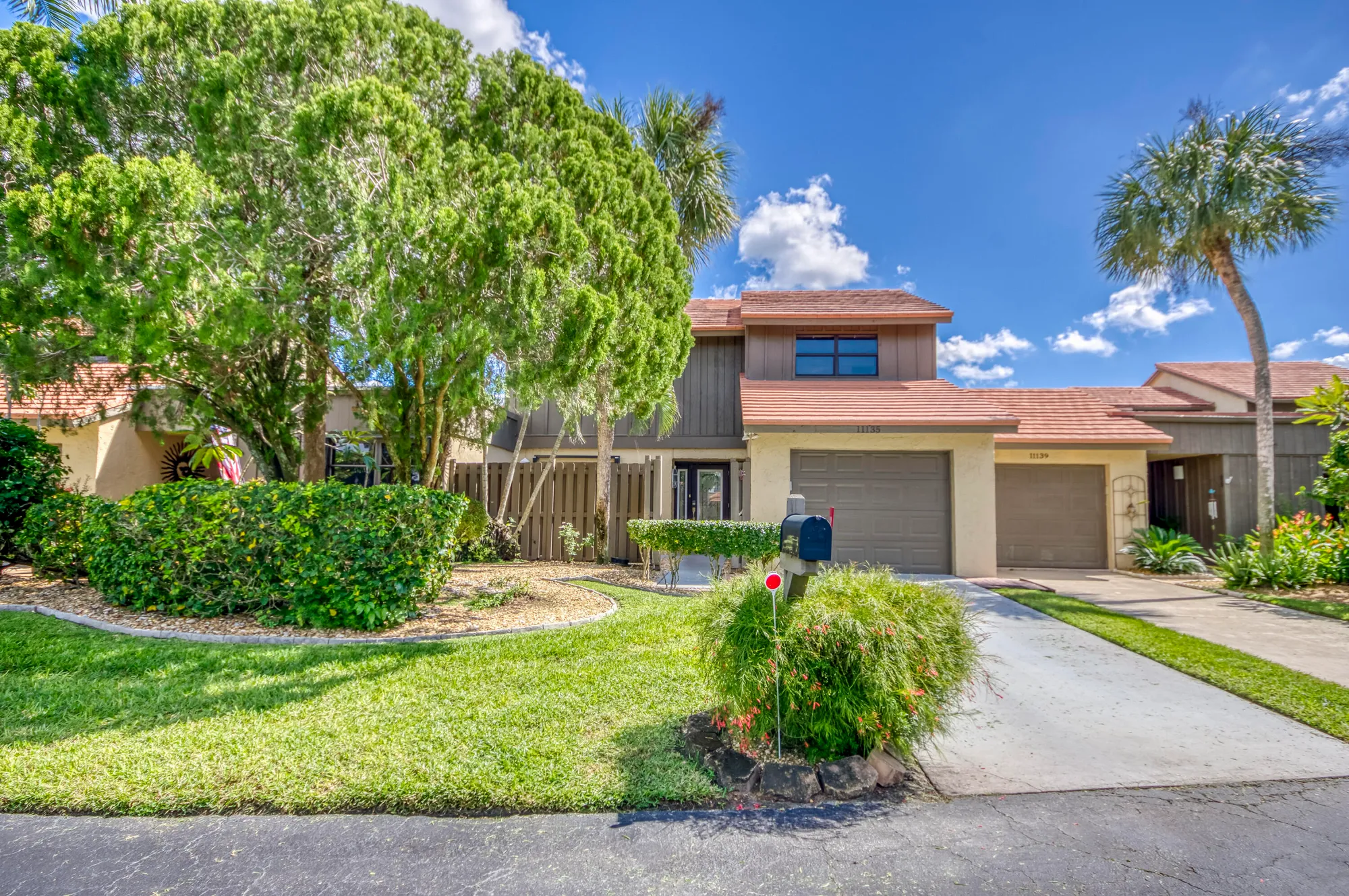 Property Slideshow image 36 of 42 | 11135 oakdale rd, Boynton Beach, FL, 33437