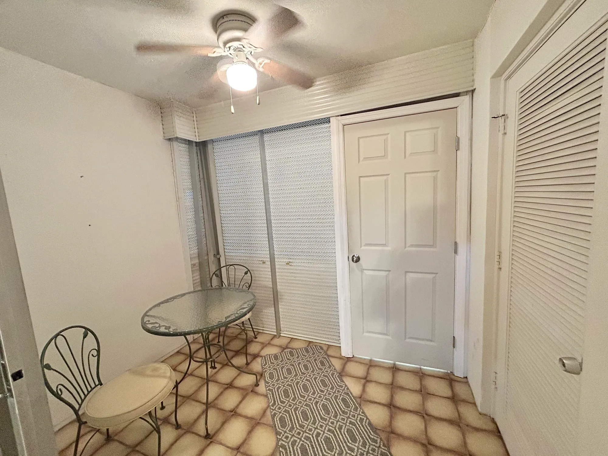 Property Slideshow image 19 of 37 | 2787 dudley dr g, West Palm Beach, FL, 33415