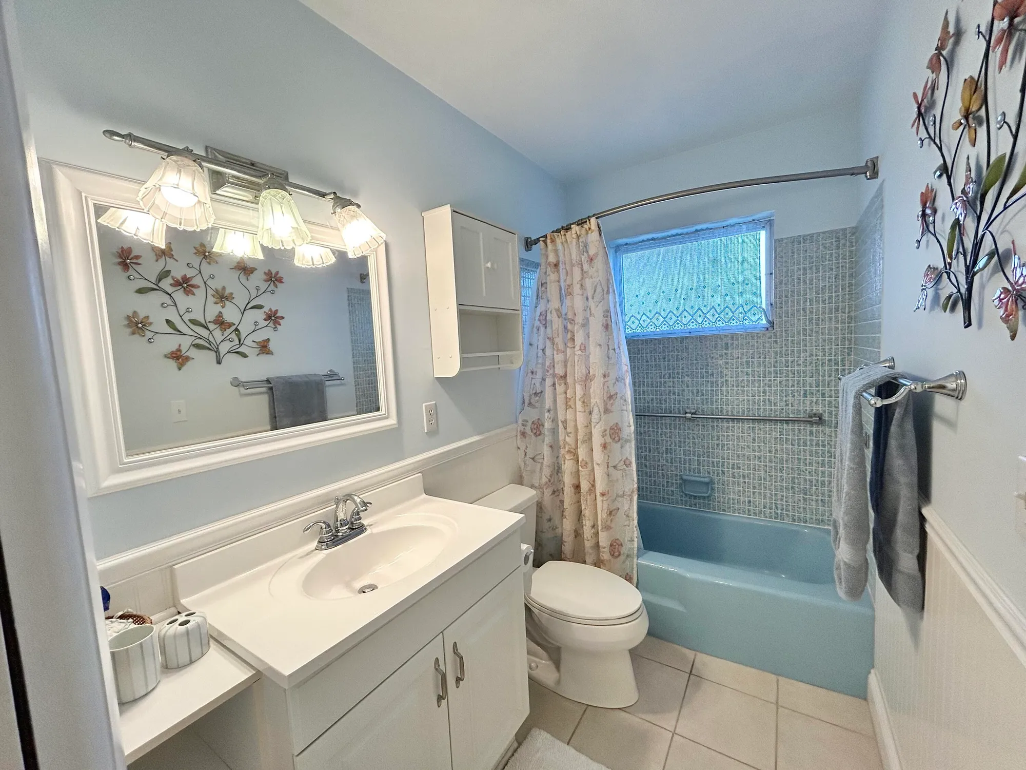 Property Slideshow image 18 of 37 | 2787 dudley dr g, West Palm Beach, FL, 33415