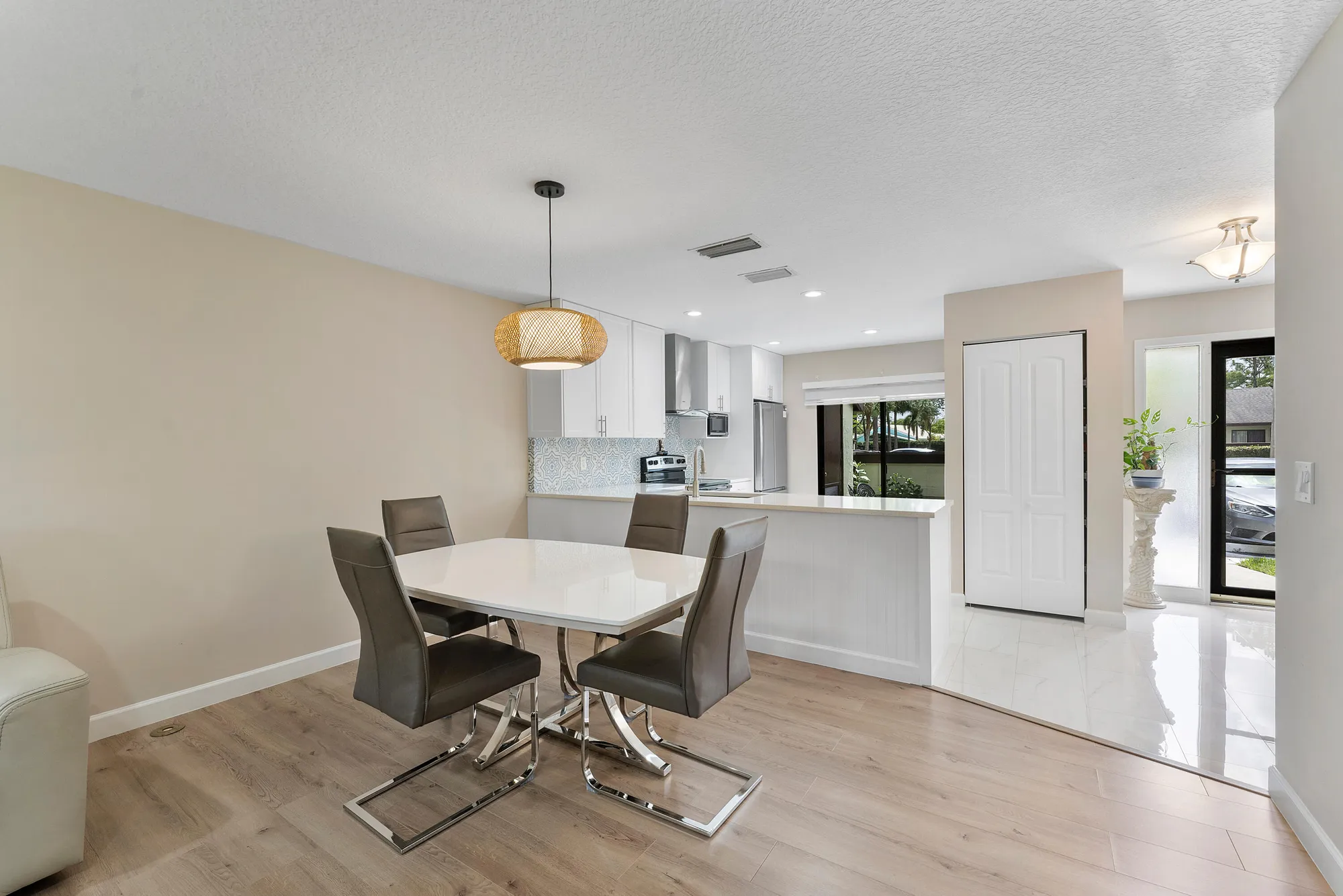 Property Slideshow image 9 of 37 | 319 elmira ct, Royal Palm Beach, FL, 33411