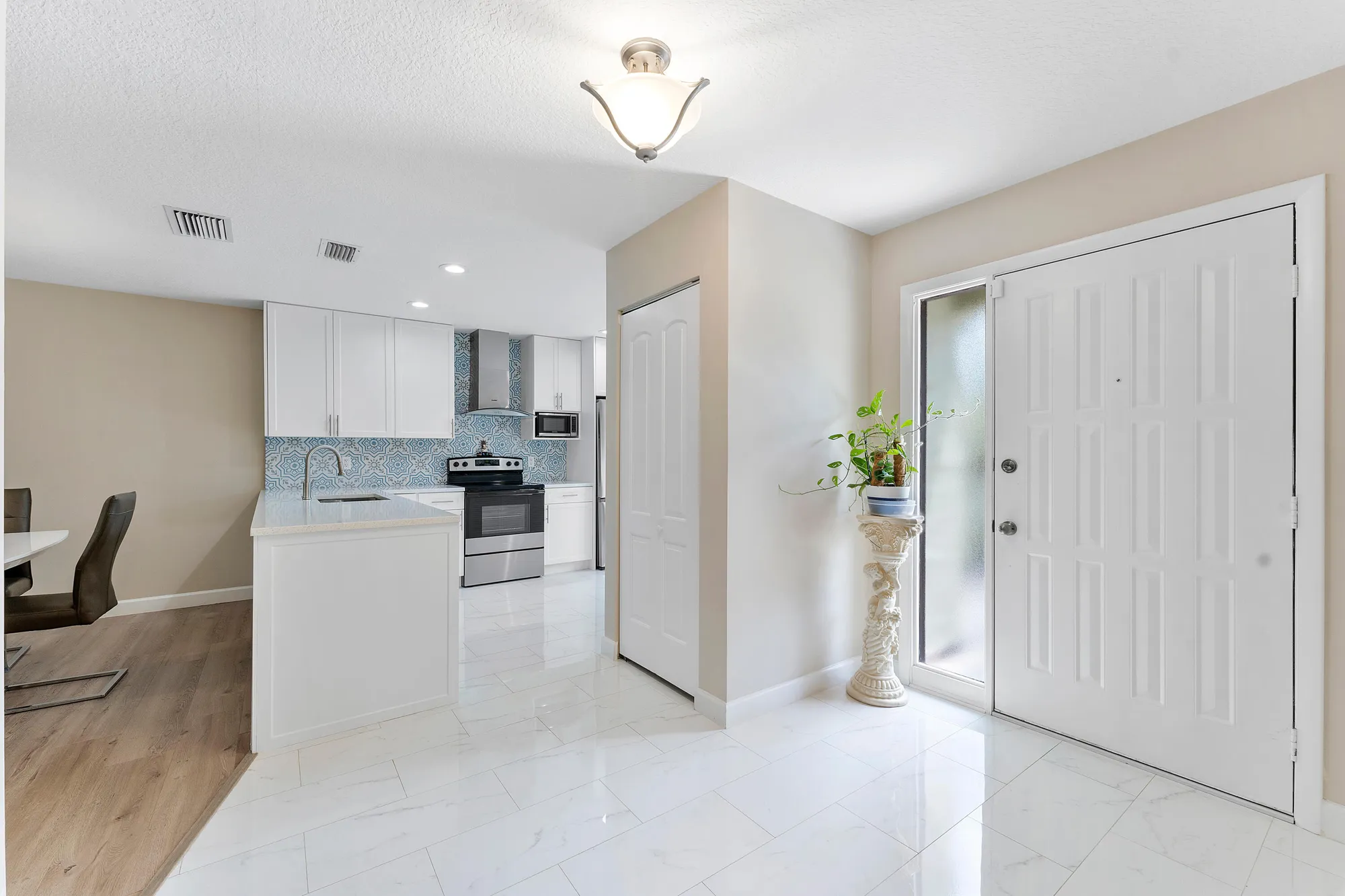 Property Slideshow image 6 of 37 | 319 elmira ct, Royal Palm Beach, FL, 33411