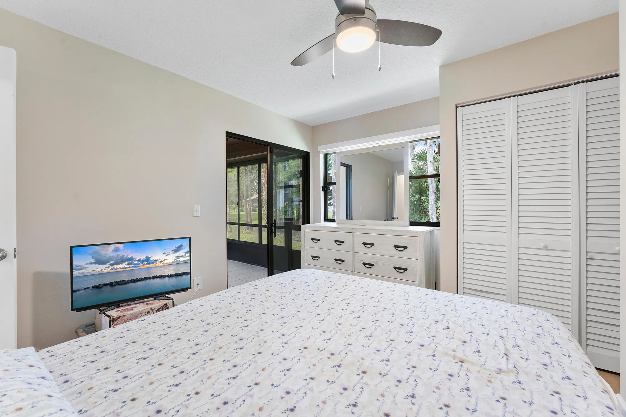 Property Slideshow image 15 of 37 | 319 elmira ct, Royal Palm Beach, FL, 33411