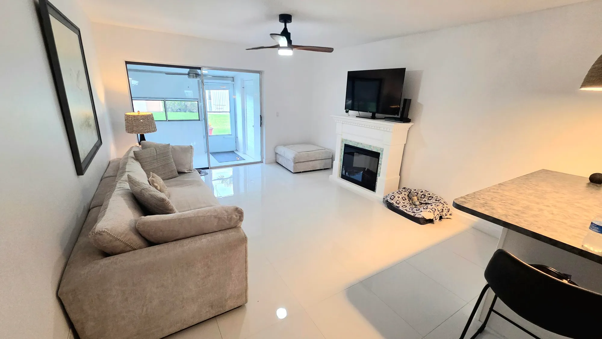 Property Slideshow image 9 of 26 | 2568 dudley dr g, West Palm Beach, FL, 33415