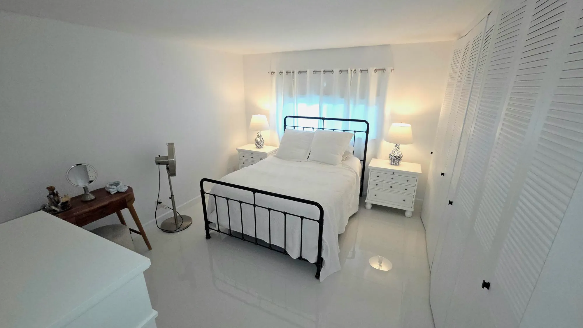 Property Slideshow image 11 of 26 | 2568 dudley dr g, West Palm Beach, FL, 33415