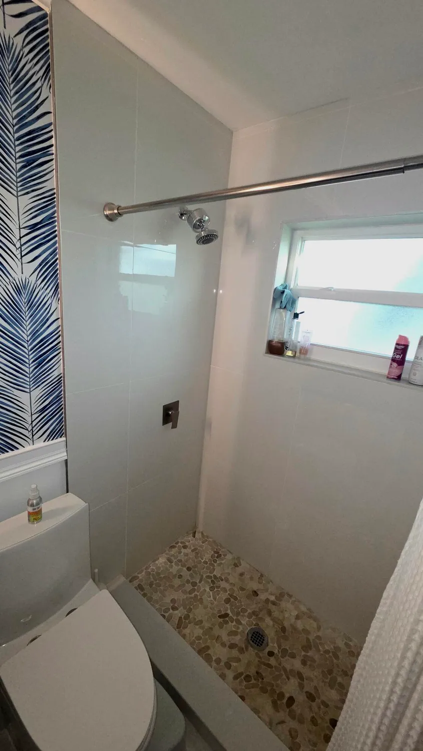 Property Slideshow image 17 of 26 | 2568 dudley dr g, West Palm Beach, FL, 33415