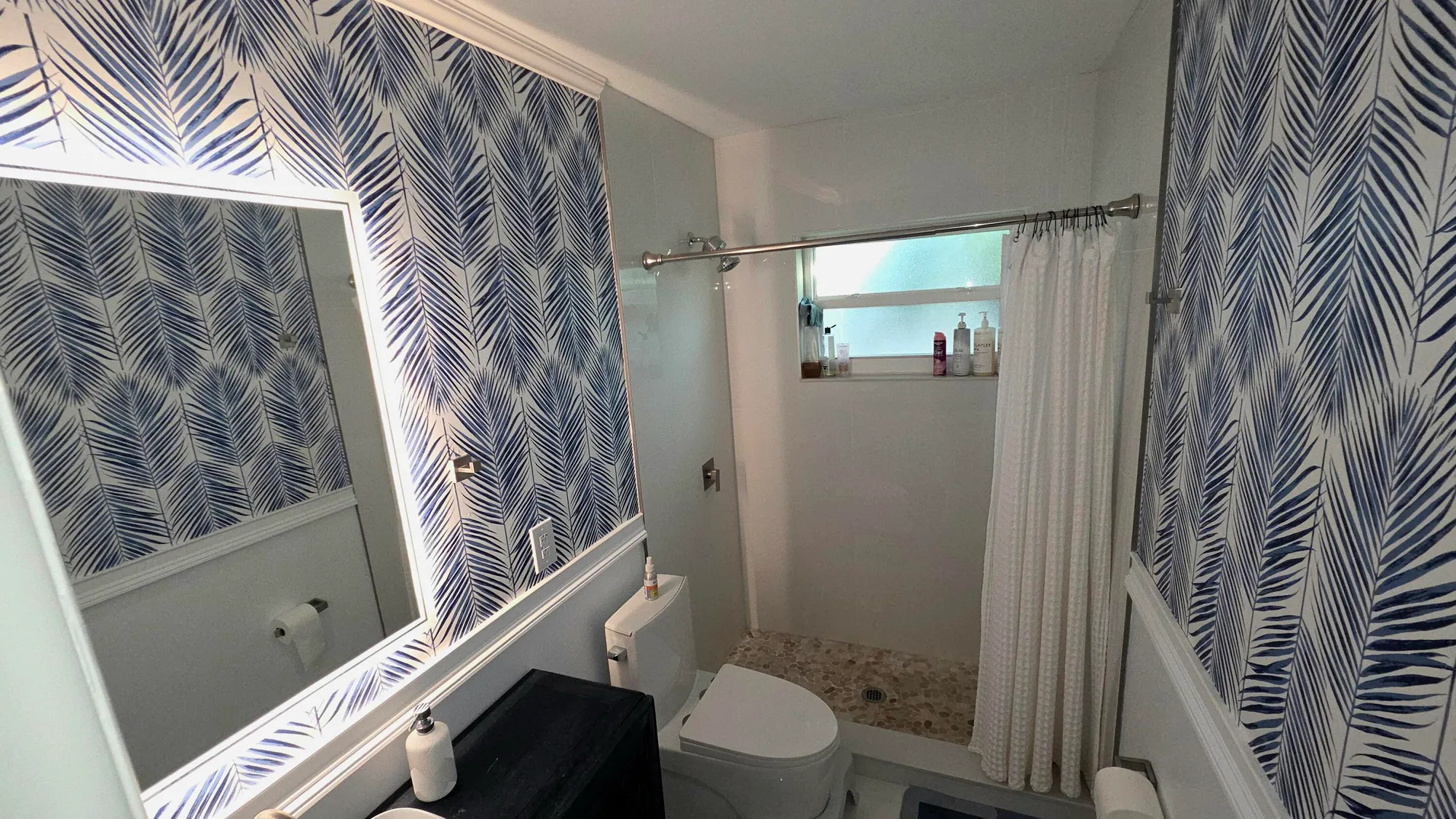 Property Slideshow image 14 of 26 | 2568 dudley dr g, West Palm Beach, FL, 33415