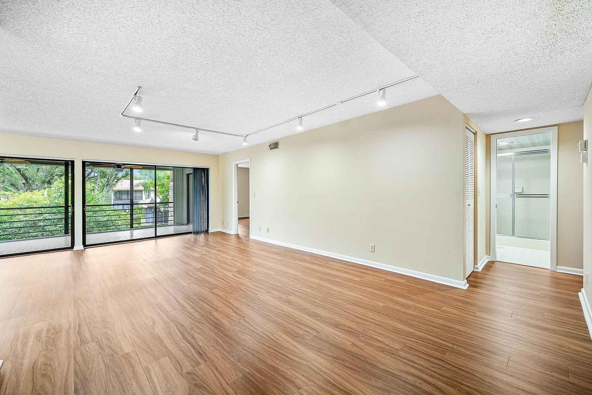 Property Slideshow image 12 of 35 | 5750 fairway park ct apt 201, Boynton Beach, FL, 33437