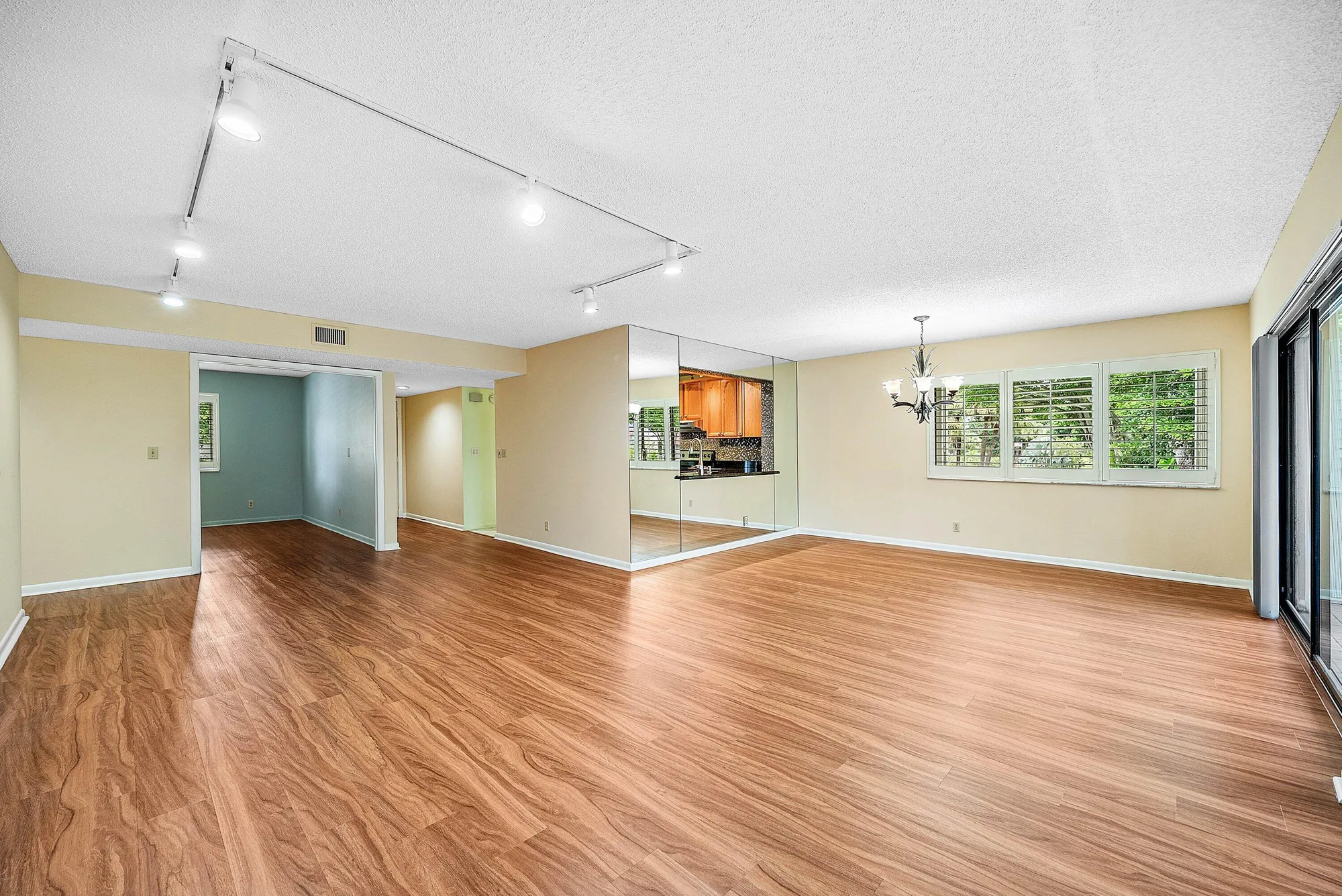 Property Slideshow image 14 of 35 | 5750 fairway park ct apt 201, Boynton Beach, FL, 33437