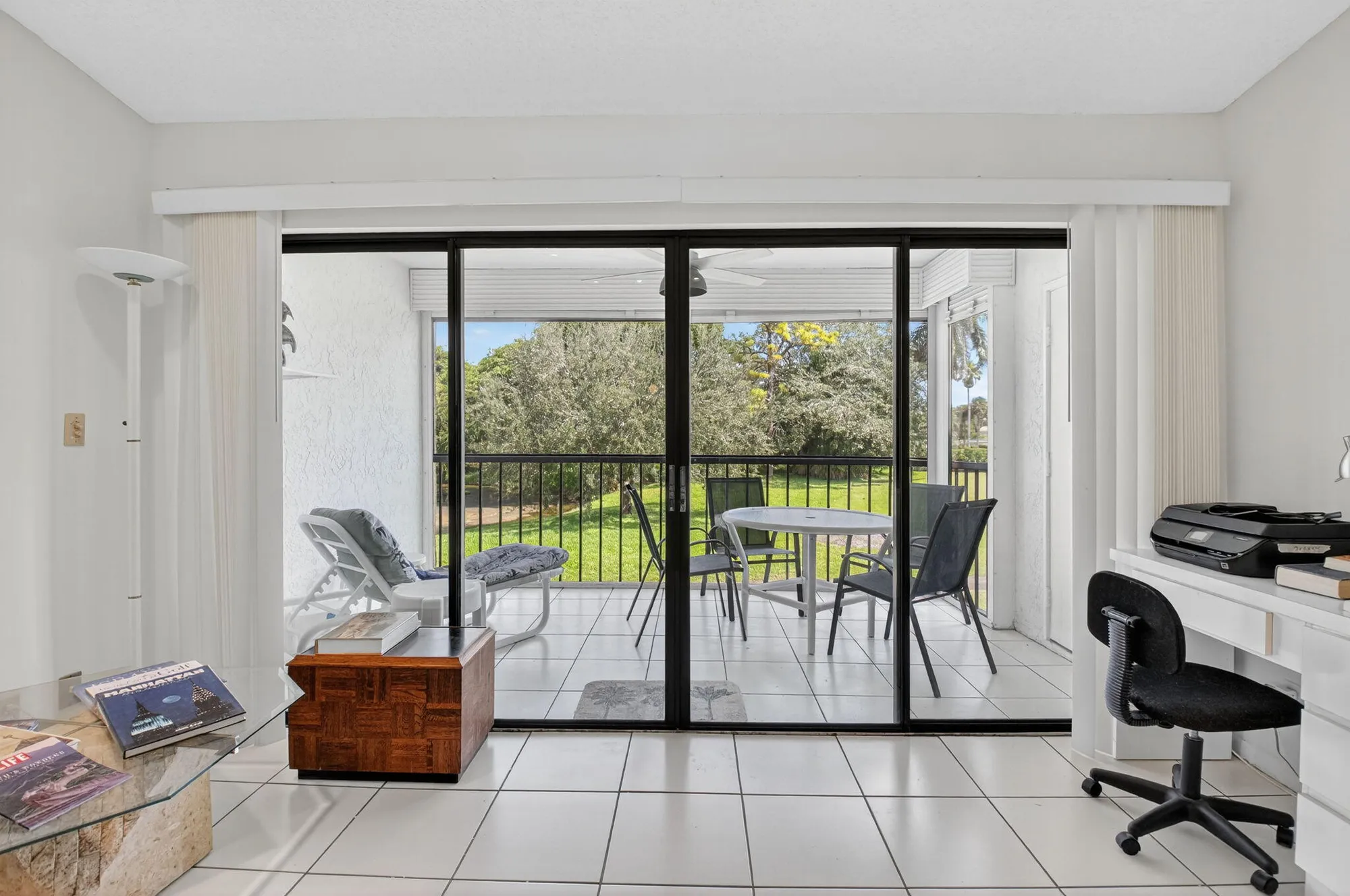 Property Slideshow image 7 of 28 | 5055 oak hill ln 222, Delray Beach, FL, 33484