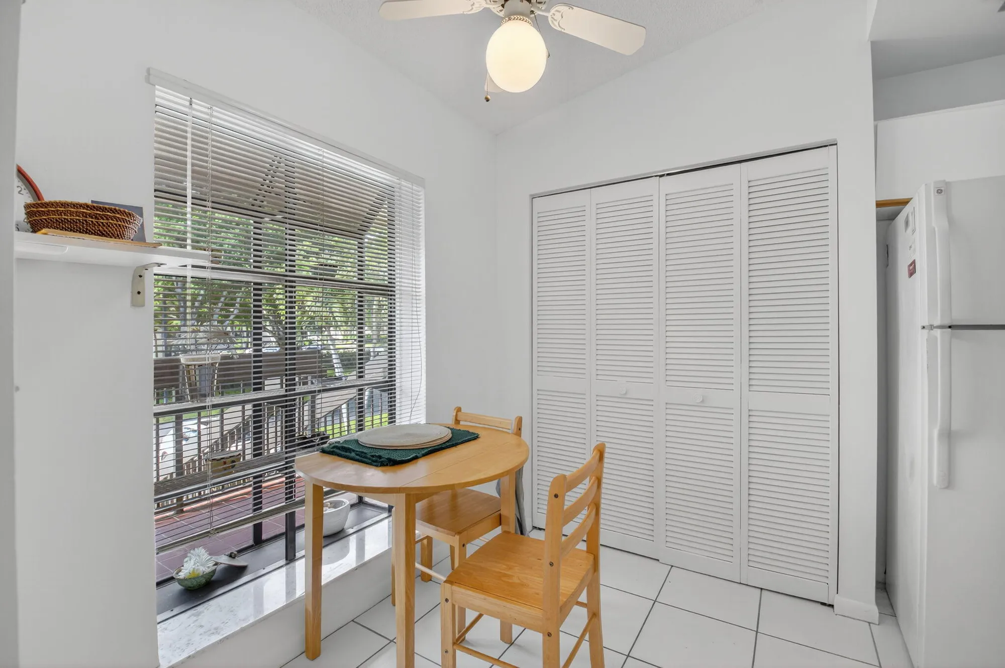 Property Slideshow image 10 of 28 | 5055 oak hill ln 222, Delray Beach, FL, 33484