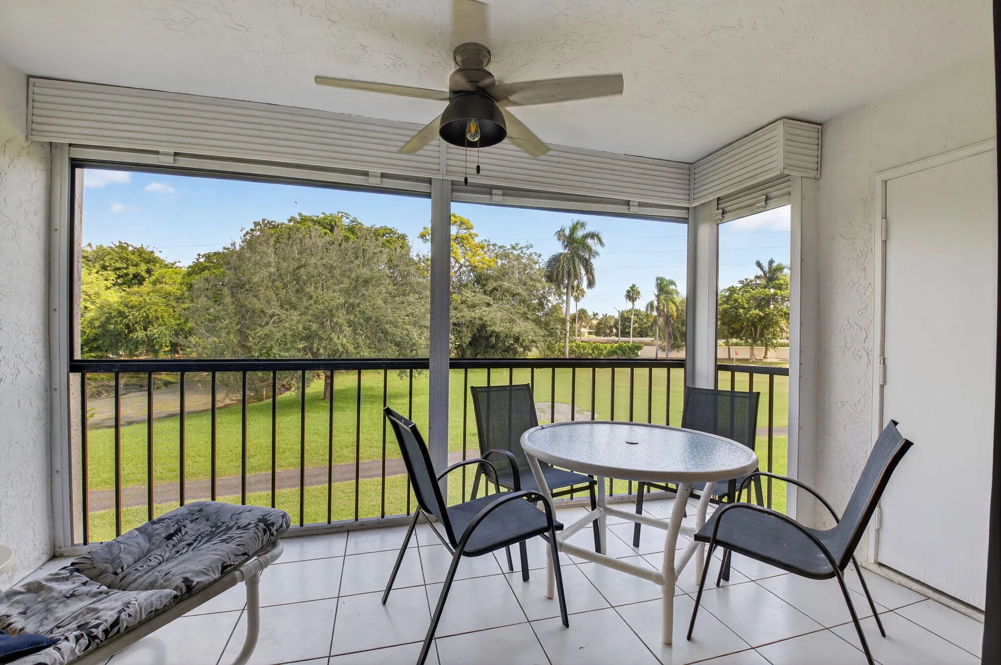 Property Slideshow image 21 of 28 | 5055 oak hill ln 222, Delray Beach, FL, 33484