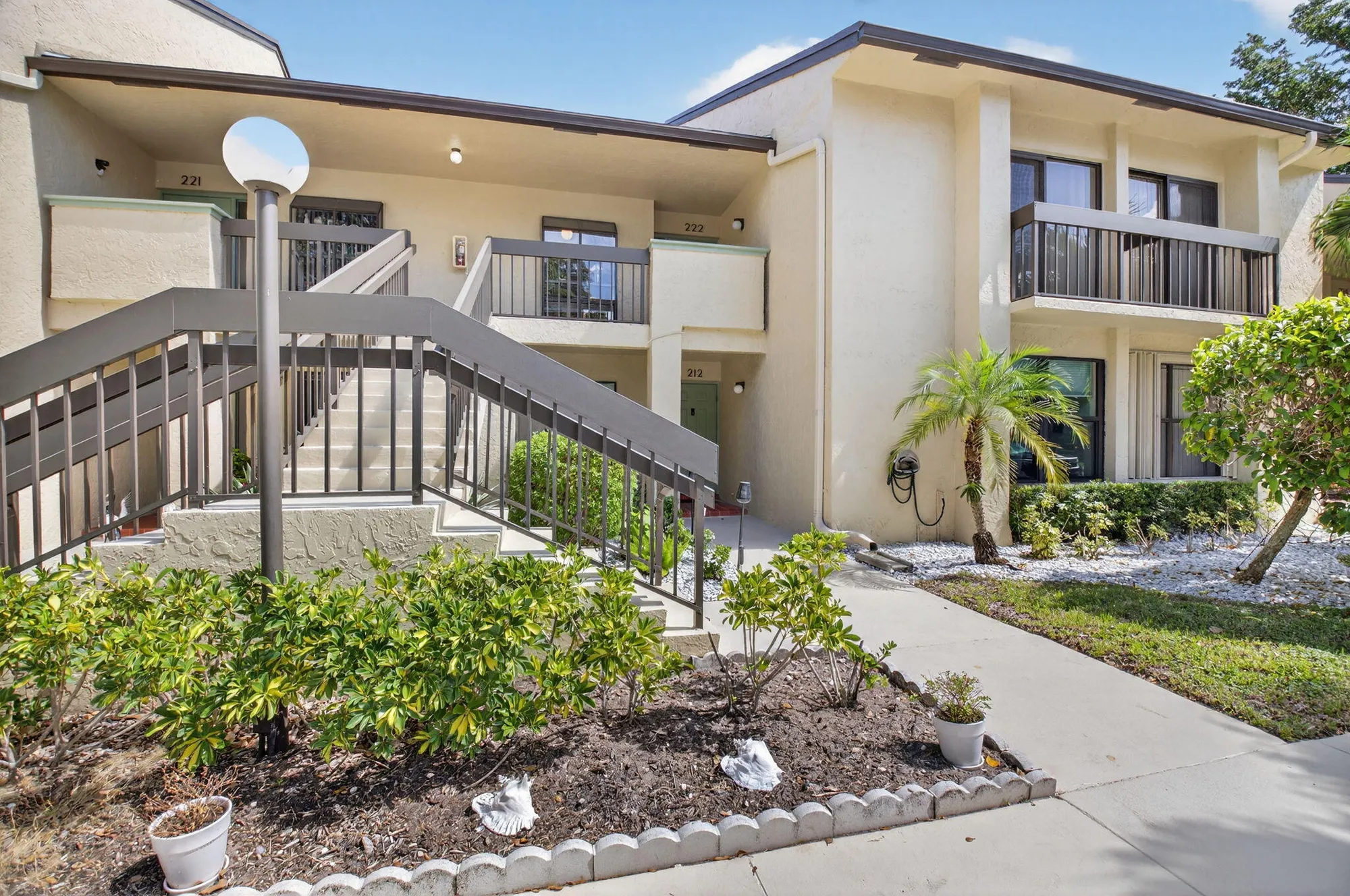 Property Slideshow image 1 of 28 | 5055 oak hill ln 222, Delray Beach, FL, 33484