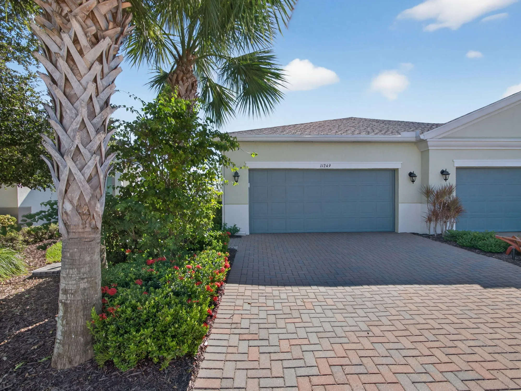 Property Slideshow image 7 of 131 | 11249 sw winding lakes cir, Port Saint Lucie, FL, 34987