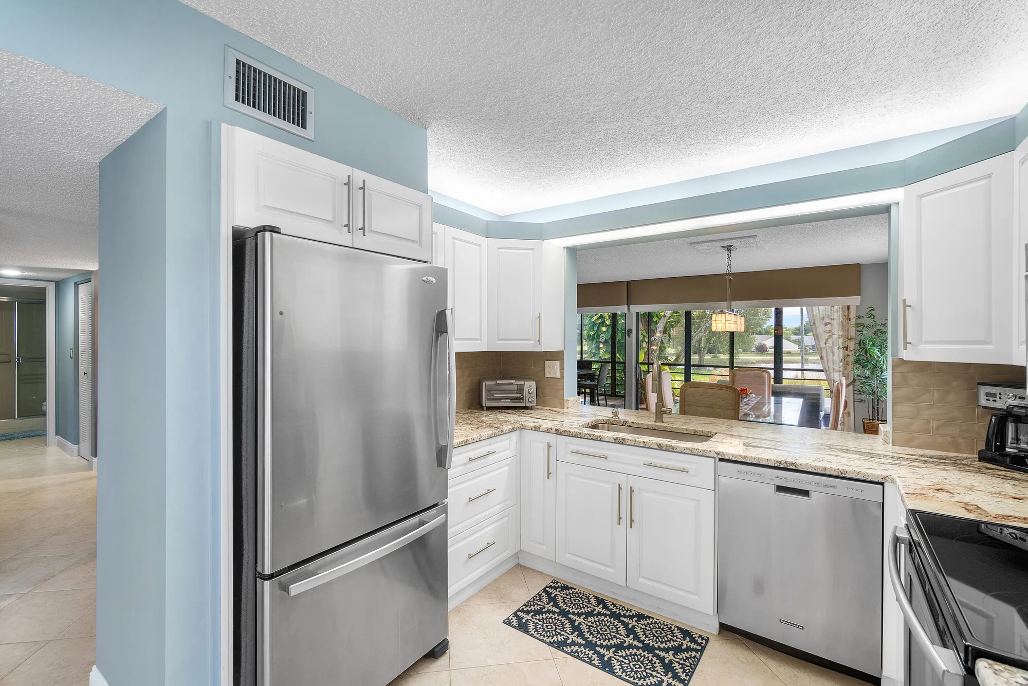 Property Slideshow image 10 of 37 | 5533 fairway park dr apt 204, Boynton Beach, FL, 33437