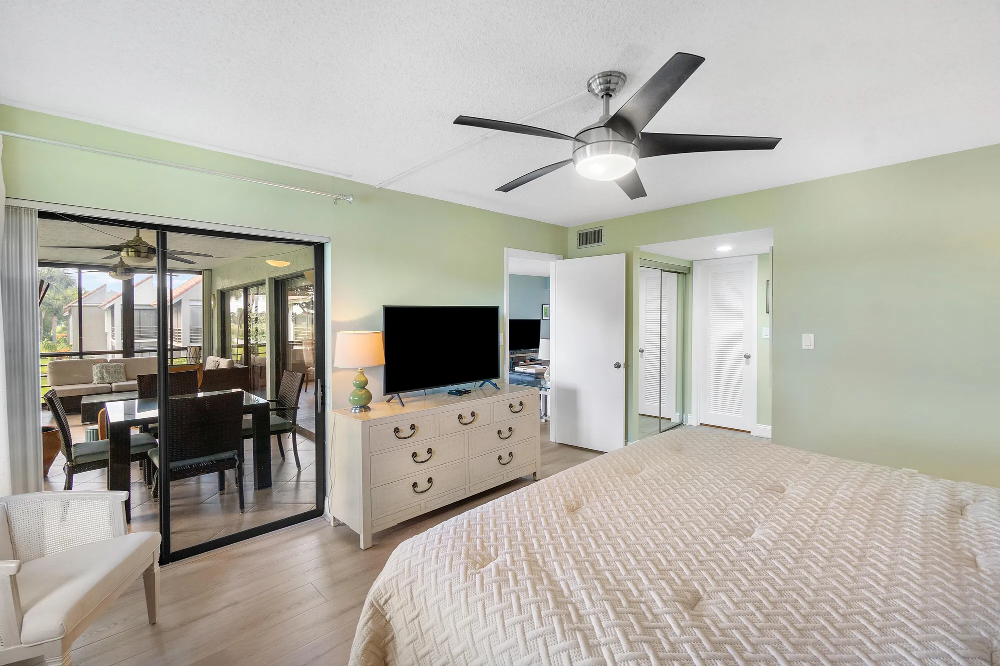 Property Slideshow image 18 of 37 | 5533 fairway park dr apt 204, Boynton Beach, FL, 33437