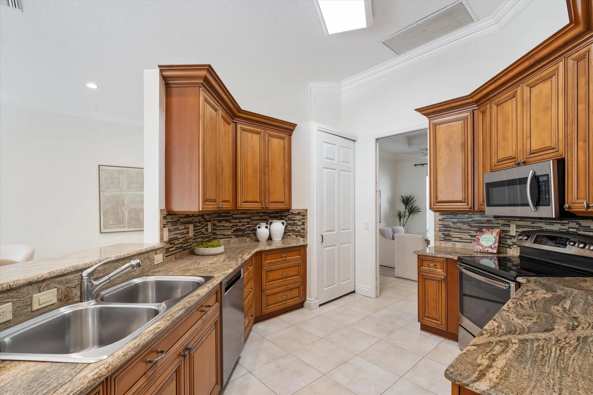 Property Slideshow image 10 of 89 | 6915 chimere ter, Boynton Beach, FL, 33437