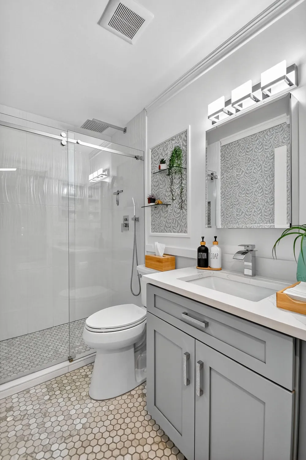 Property Slideshow image 29 of 50 | 7578 tahiti ln apt 201, Lake Worth, FL, 33467