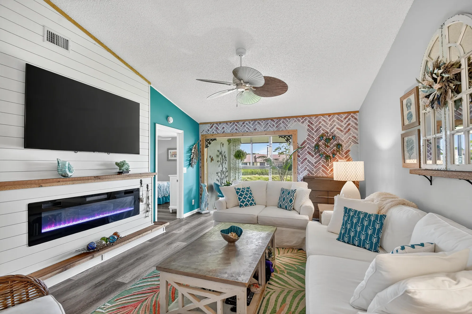Property Slideshow image 11 of 50 | 7578 tahiti ln apt 201, Lake Worth, FL, 33467