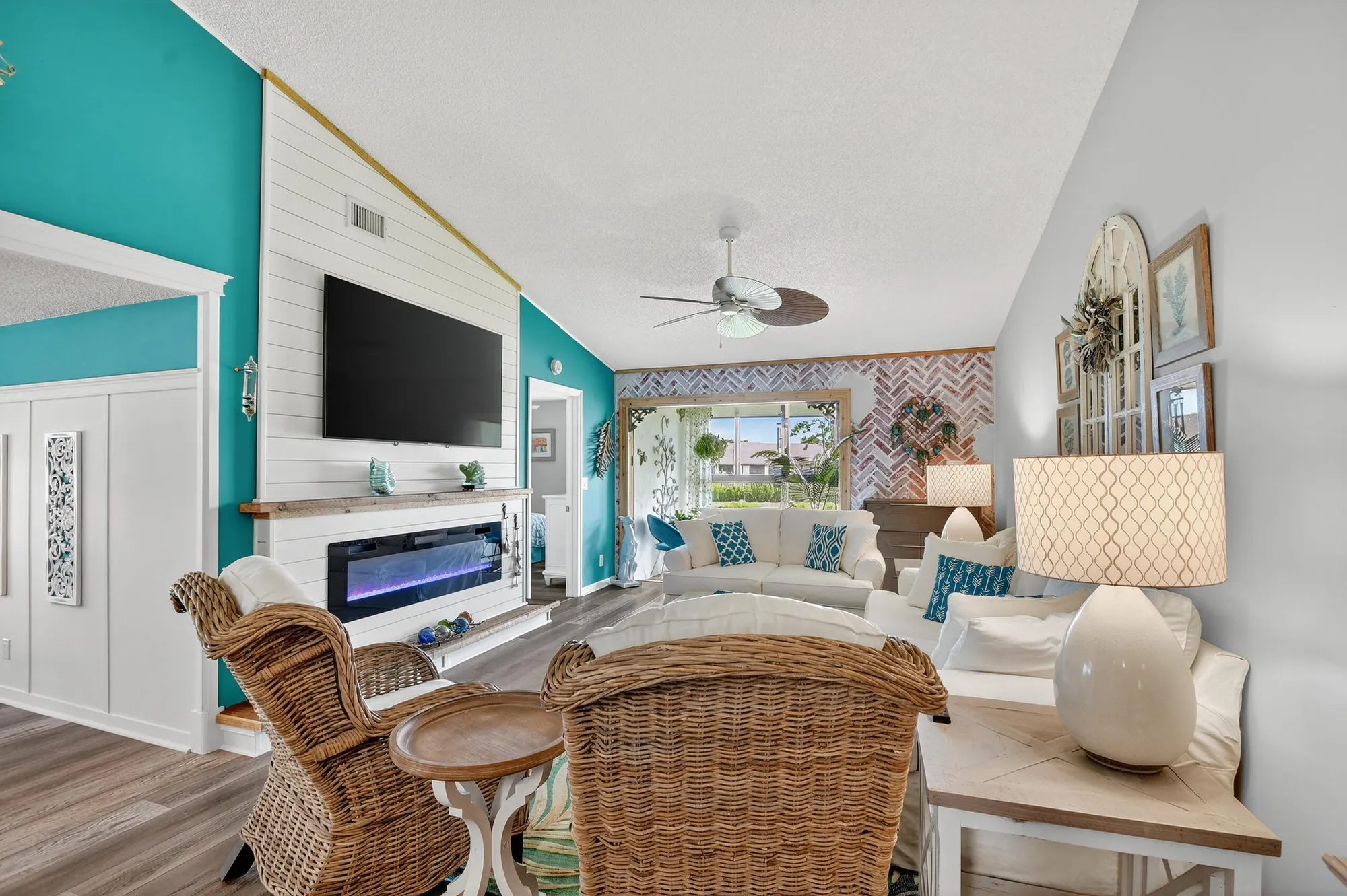 Property Slideshow image 13 of 50 | 7578 tahiti ln apt 201, Lake Worth, FL, 33467