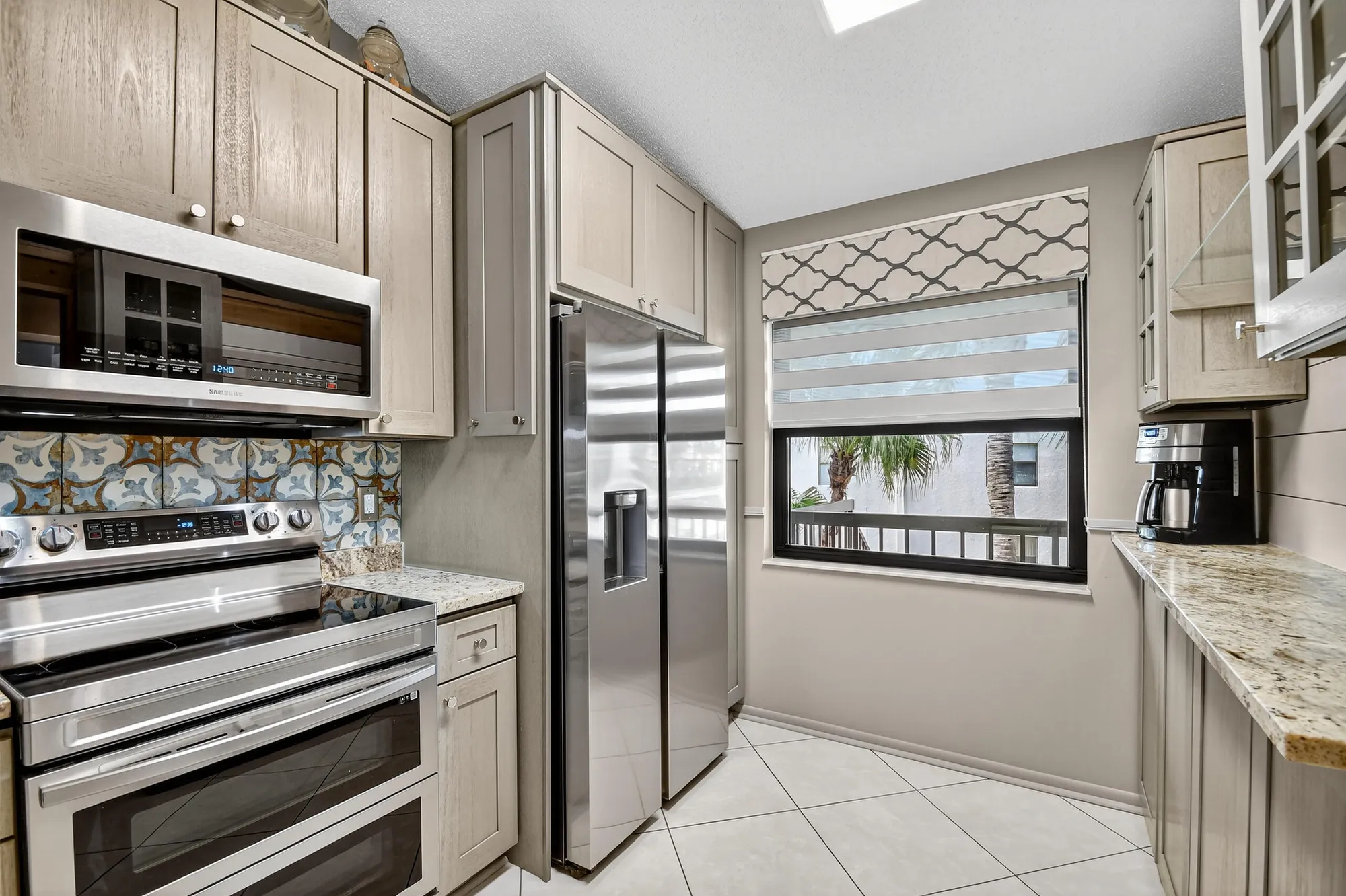 Property Slideshow image 1 of 50 | 7578 tahiti ln apt 201, Lake Worth, FL, 33467