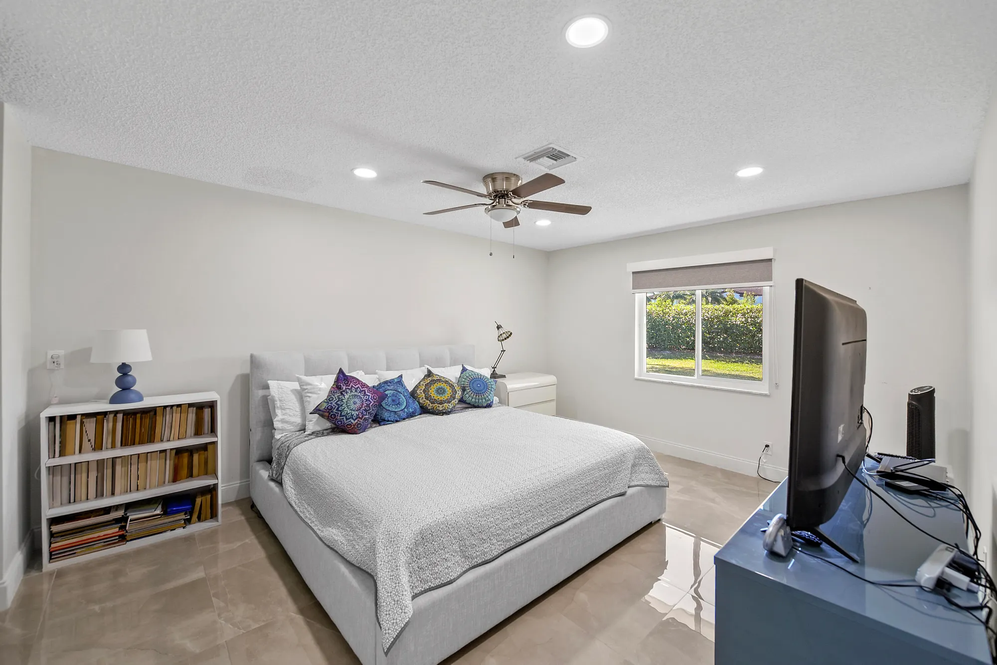 Property Slideshow image 16 of 28 | 13984 via flora c, Delray Beach, FL, 33484