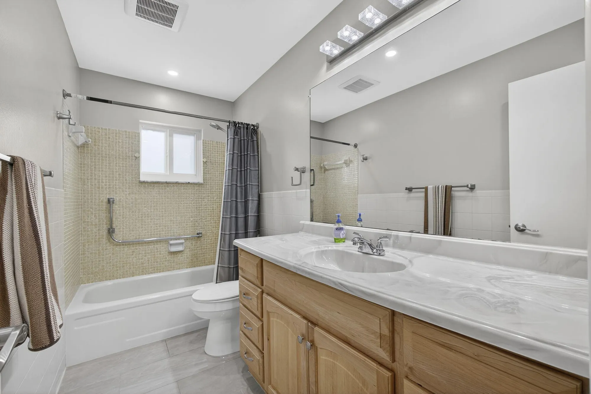 Property Slideshow image 34 of 57 | 1703 sw 16th st, Boynton Beach, FL, 33426