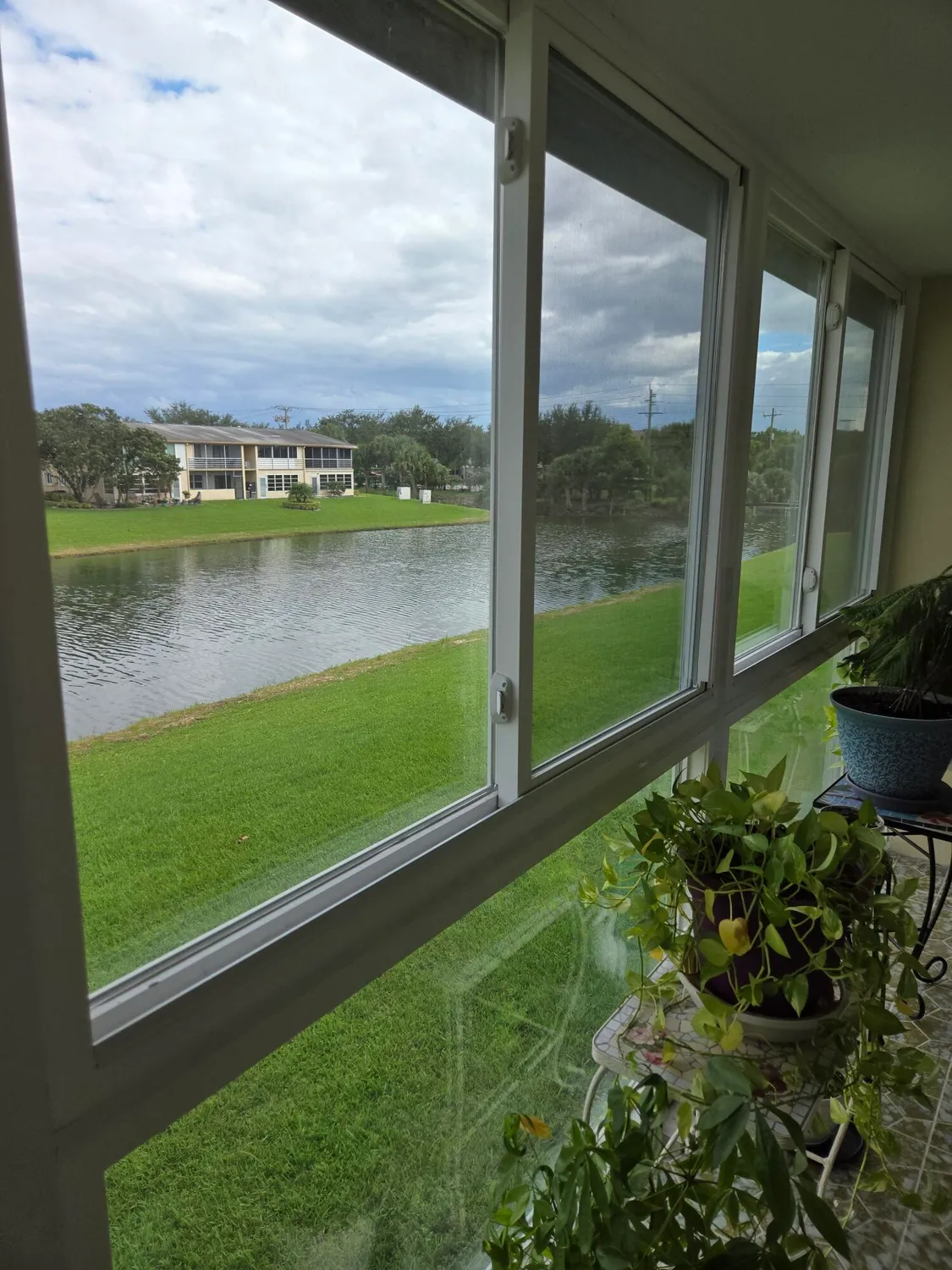 Property Slideshow image 15 of 20 | 320 andover m, West Palm Beach, FL, 33417